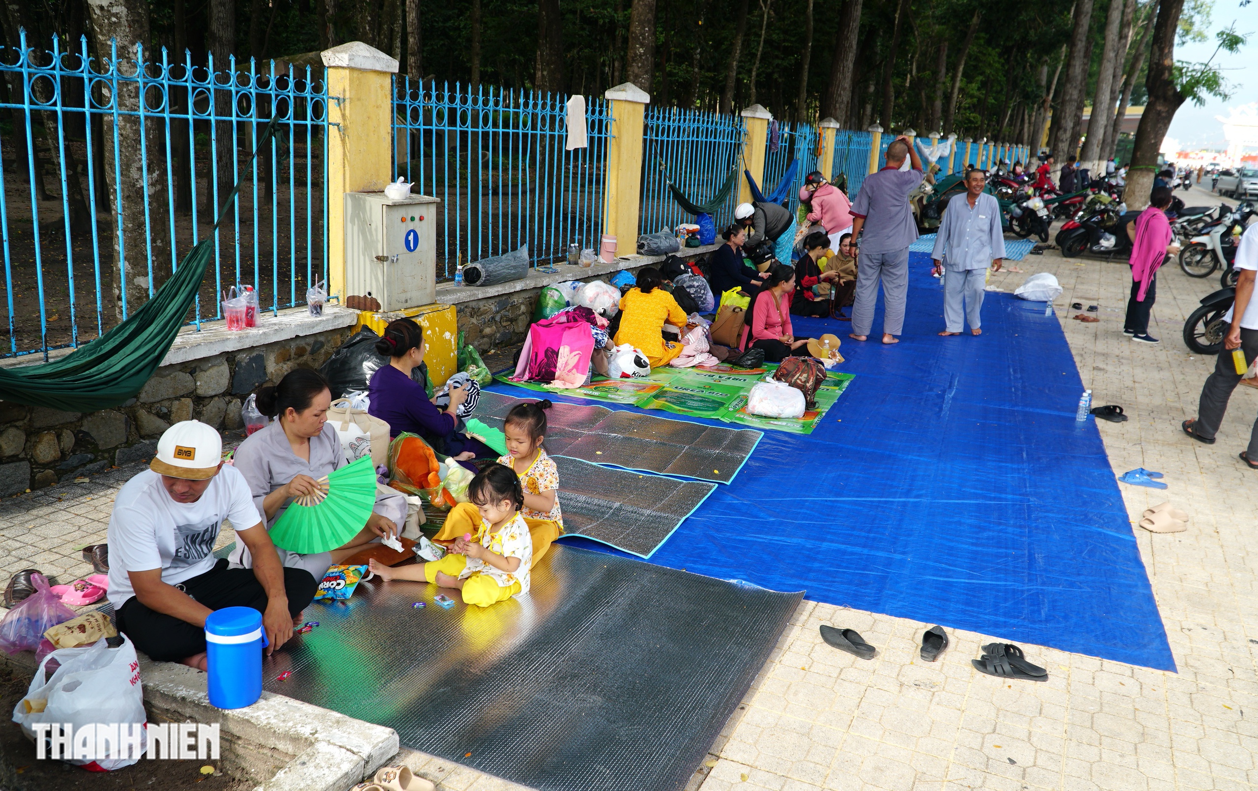 Đại lễ Hội yến Diêu Trì Cung 2025: Người hành hương ồ ạt đến Toà Thánh - Ảnh 9.