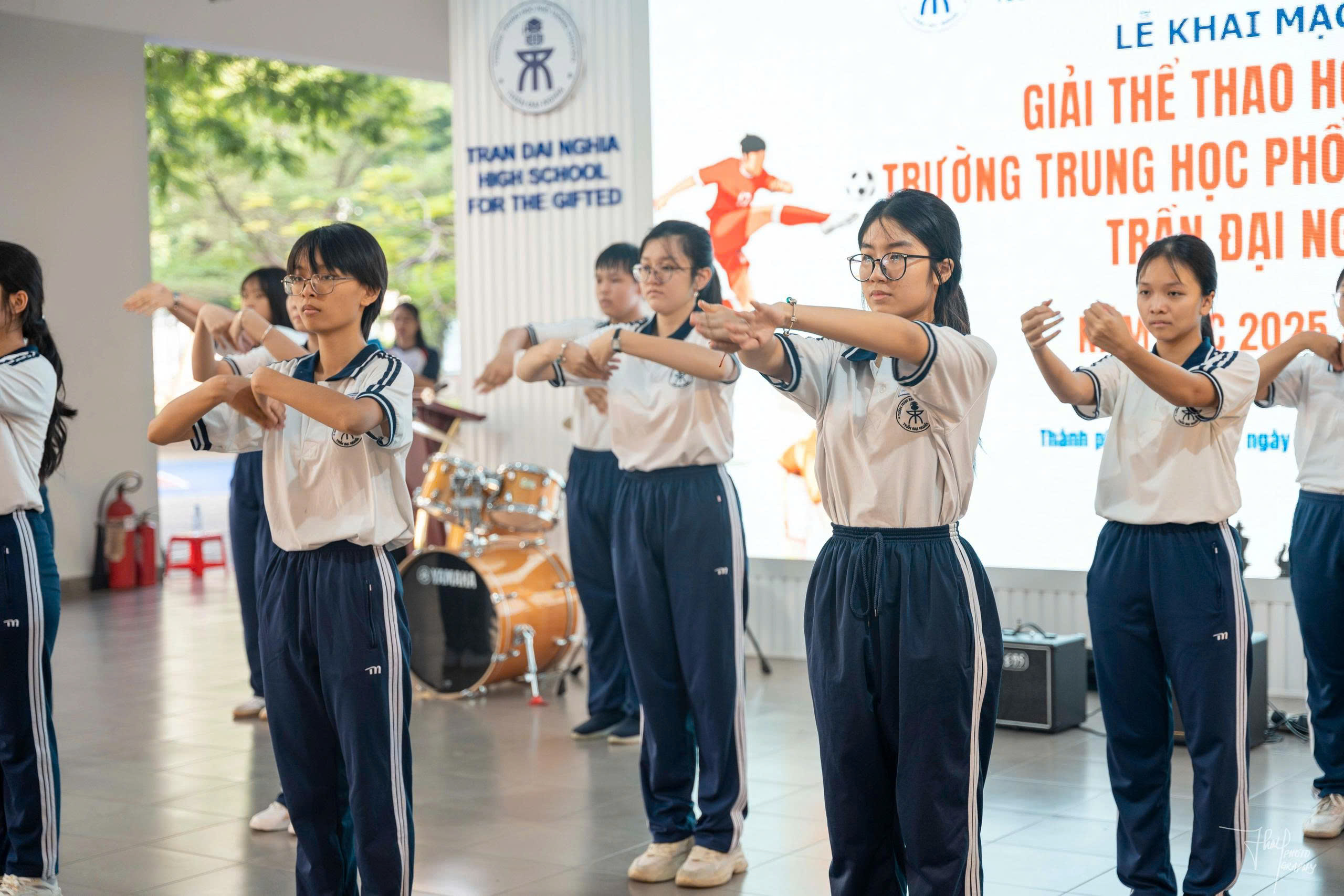 Gay cấn, hấp dẫn giải thể thao học sinh Trường THPT chuyên Trần Đại Nghĩa- Ảnh 2.