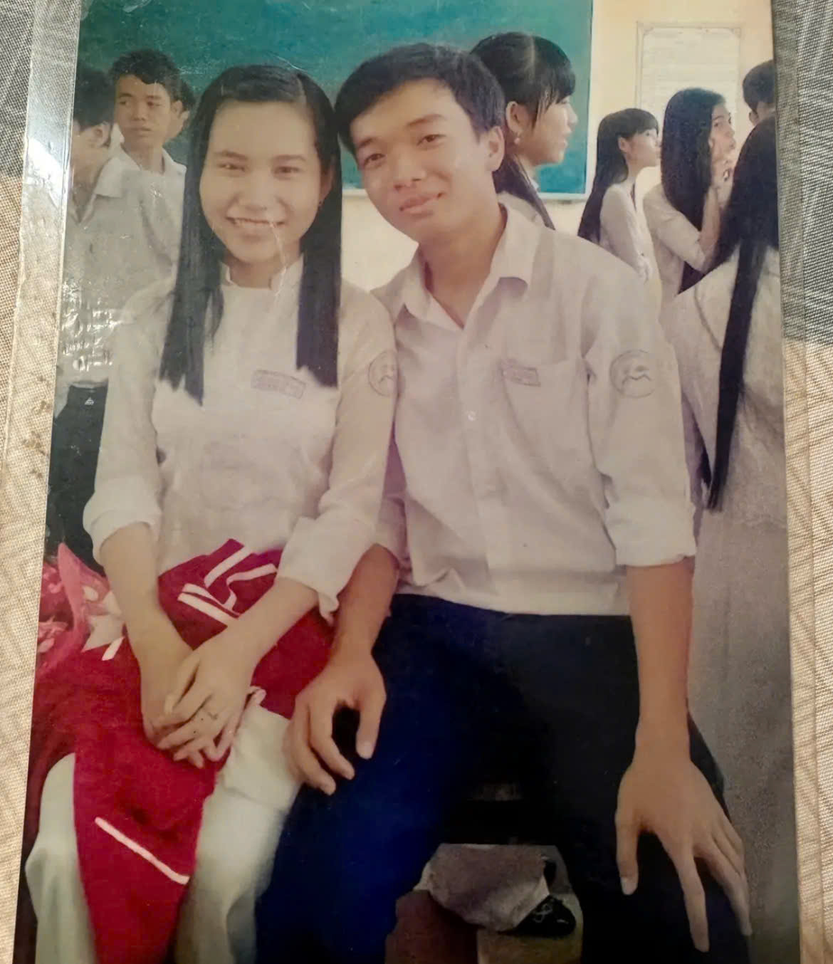 Đ&aacute;m cưới miền T&acirc;y của c&ocirc; d&acirc;u g&acirc;y sốt , t&aacute;i hiện phong c&aacute;ch thập ni&ecirc;n 1990 - Ảnh 6.