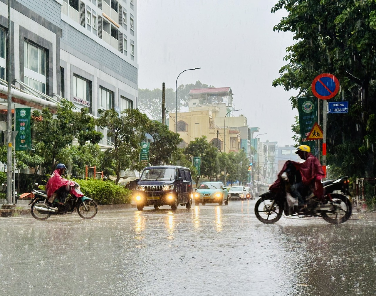 Vì sao mưa bão năm nay có nhiều bất thường?- Ảnh 3.
