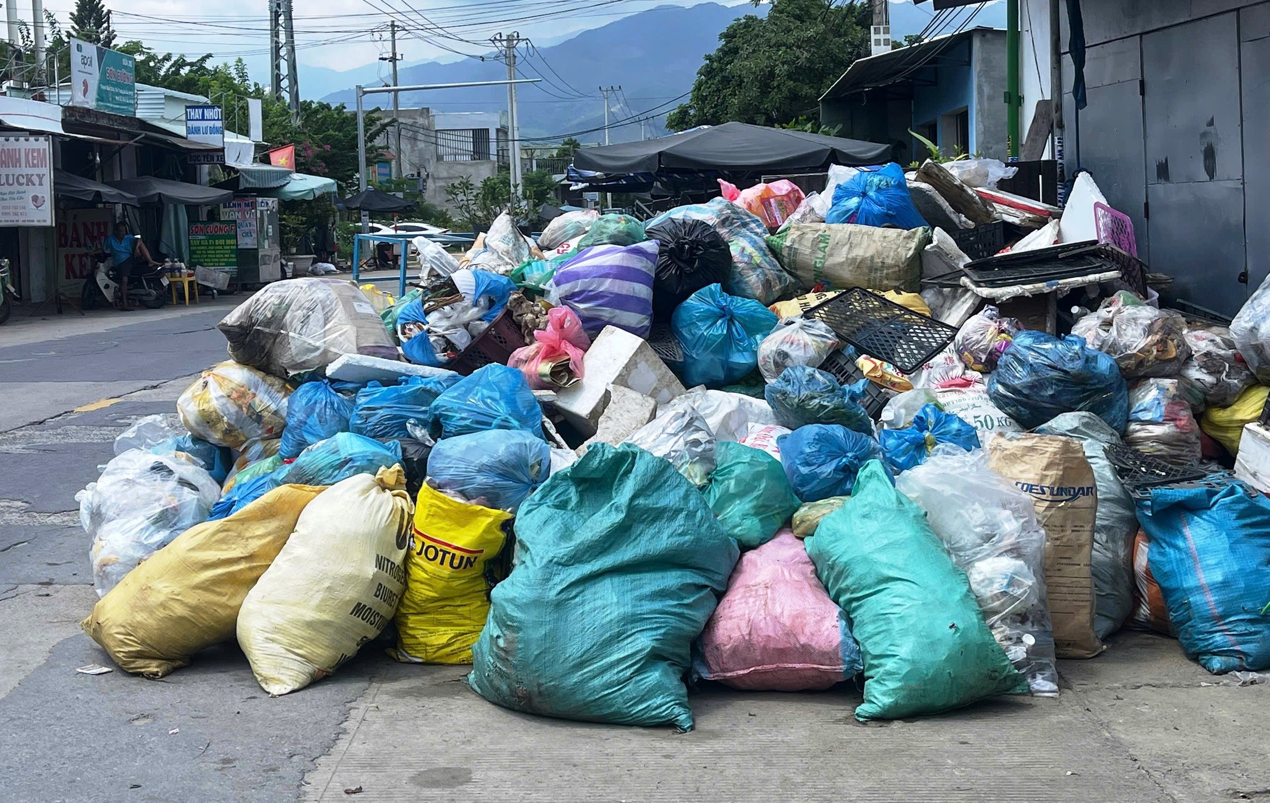Đà Nẵng: Nhà máy ngừng tiếp nhận, nhiều…