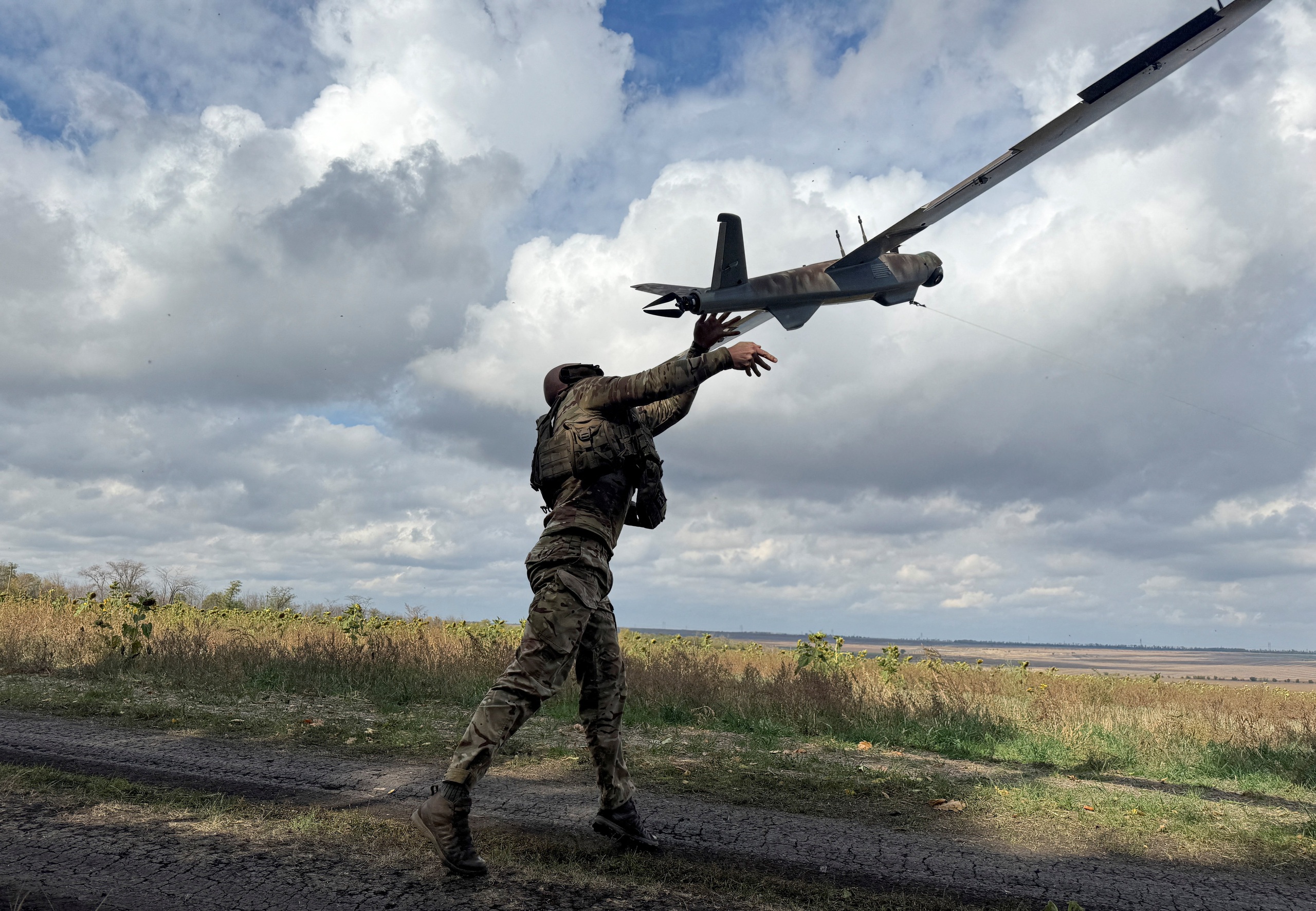 Chiến sự Ukraine ngày 1.321: Ukraine ồ ạt trả đũa, lo tên lửa Patriot thiếu hiệu quả - Ảnh 1.