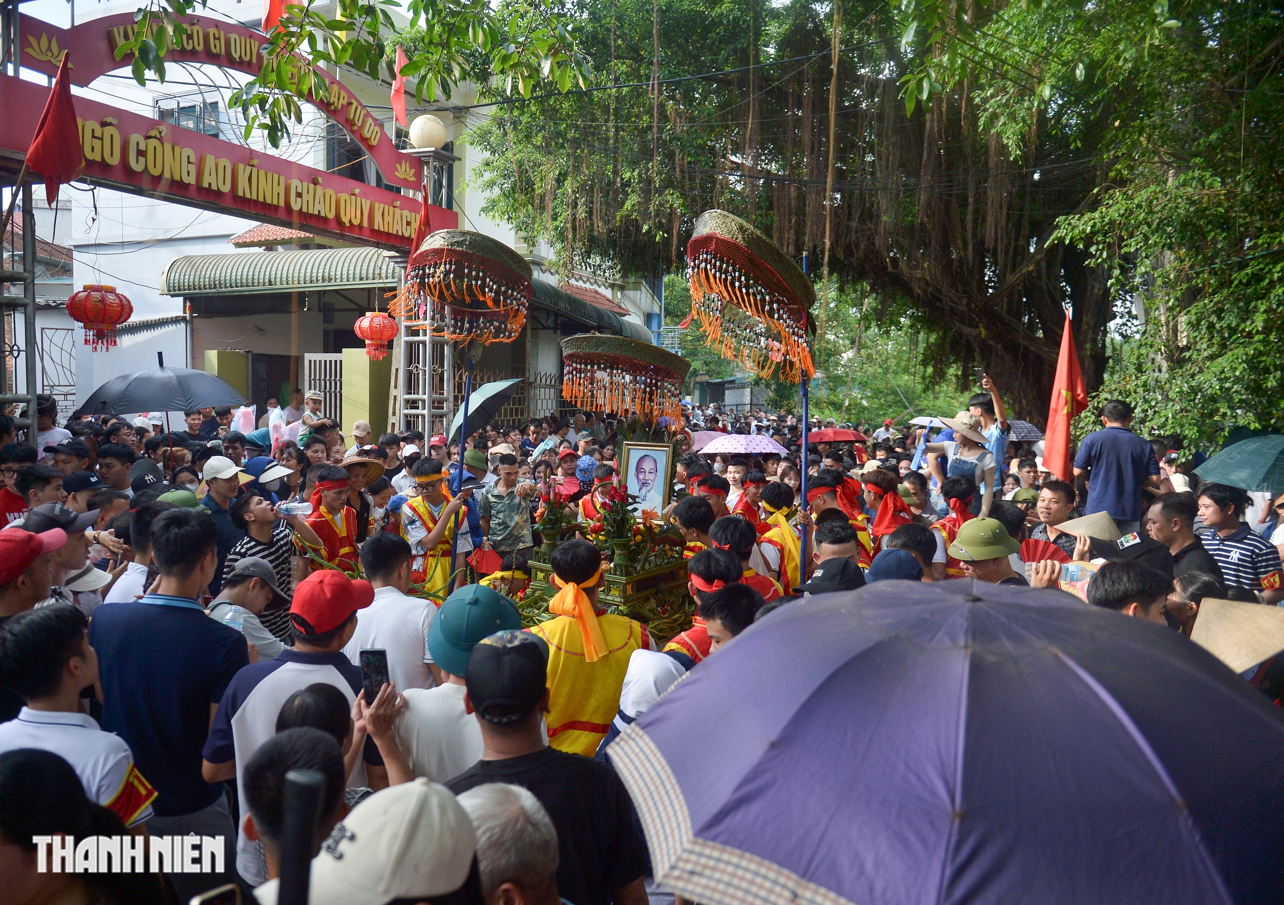 - Ảnh 2. Lễ rước kiệu lá trung thu 10 năm mới diễn ra ở ngoại thành Hà Nội - Ảnh 2.