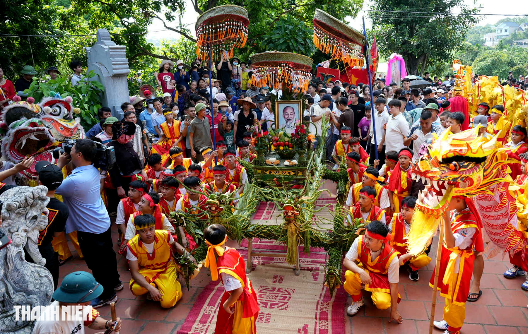 - Ảnh 10. Lễ rước kiệu lá trung thu 10 năm mới diễn ra ở ngoại thành Hà Nội - Ảnh 10.