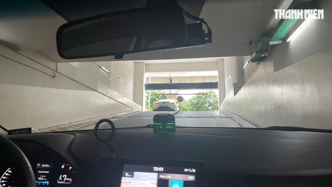 Lái xe số tự động dừng giữa dốc, dùng phanh tay hay phanh chân an toàn hơn? - Ảnh 4.