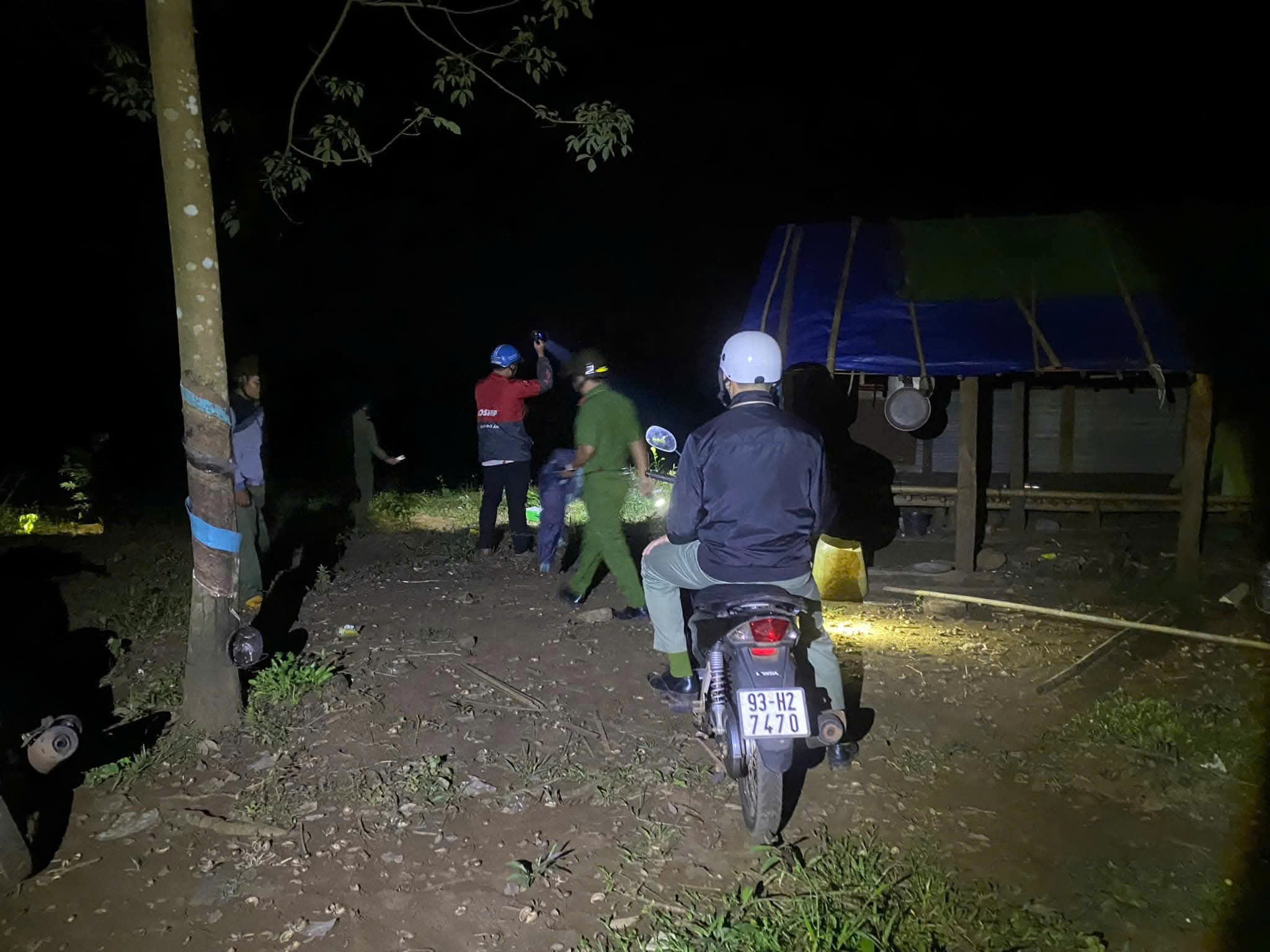 Hành trình trốn chạy của Lê Sỹ Tùng - nghi phạm giết 3 người ở Đồng Nai - Ảnh 2.