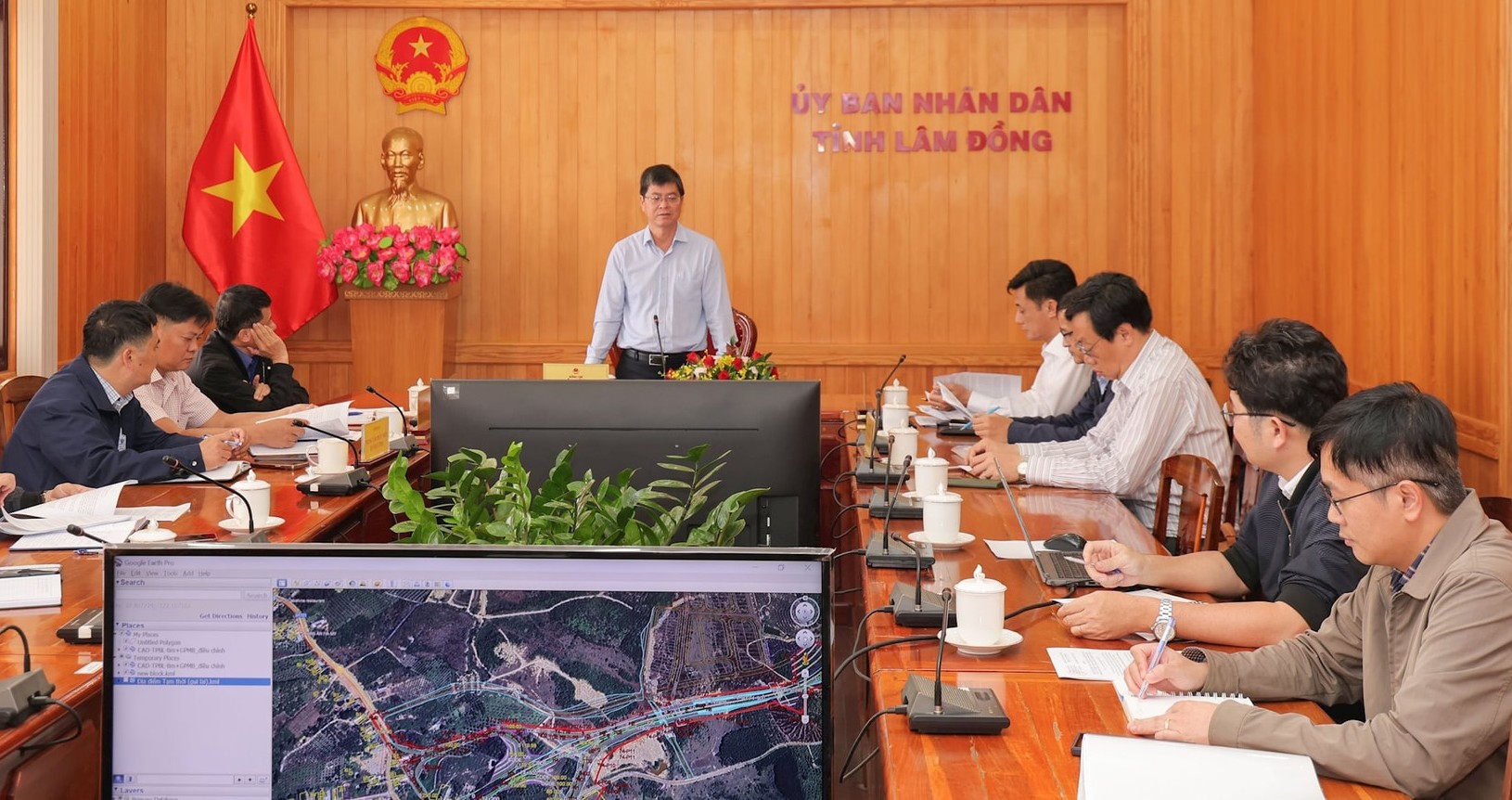 Cao tốc Tân Phú - Bảo Lộc phải khởi công trong tháng 12.2025 - Ảnh 1.
