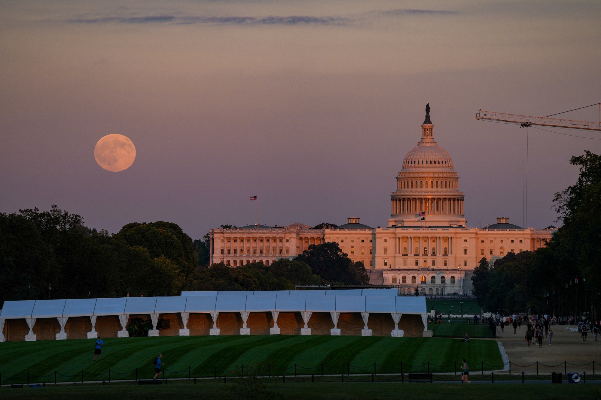 Thượng viện Mỹ tiếp tục bế tắc, chính phủ vẫn phải đóng cửa - Ảnh 1.
