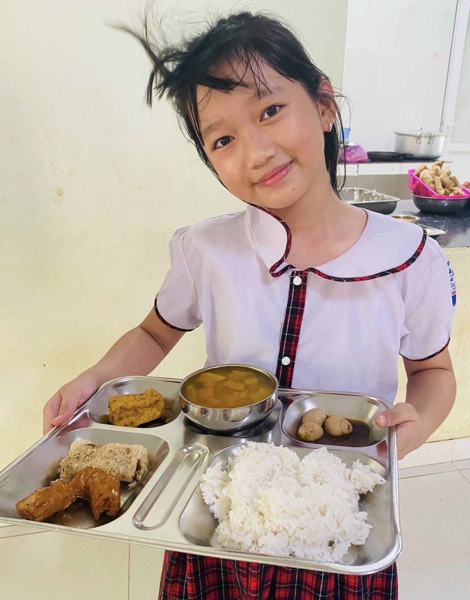 Có gì trong suất ăn bán trú giá 14.000 đồng và17.000 đồng ở trường làng Quảng Trị?- Ảnh 12. Có gì trong suất ăn bán trú giá 14.000 đồng và17.000 đồng ở trường làng Quảng Trị?- Ảnh 12.