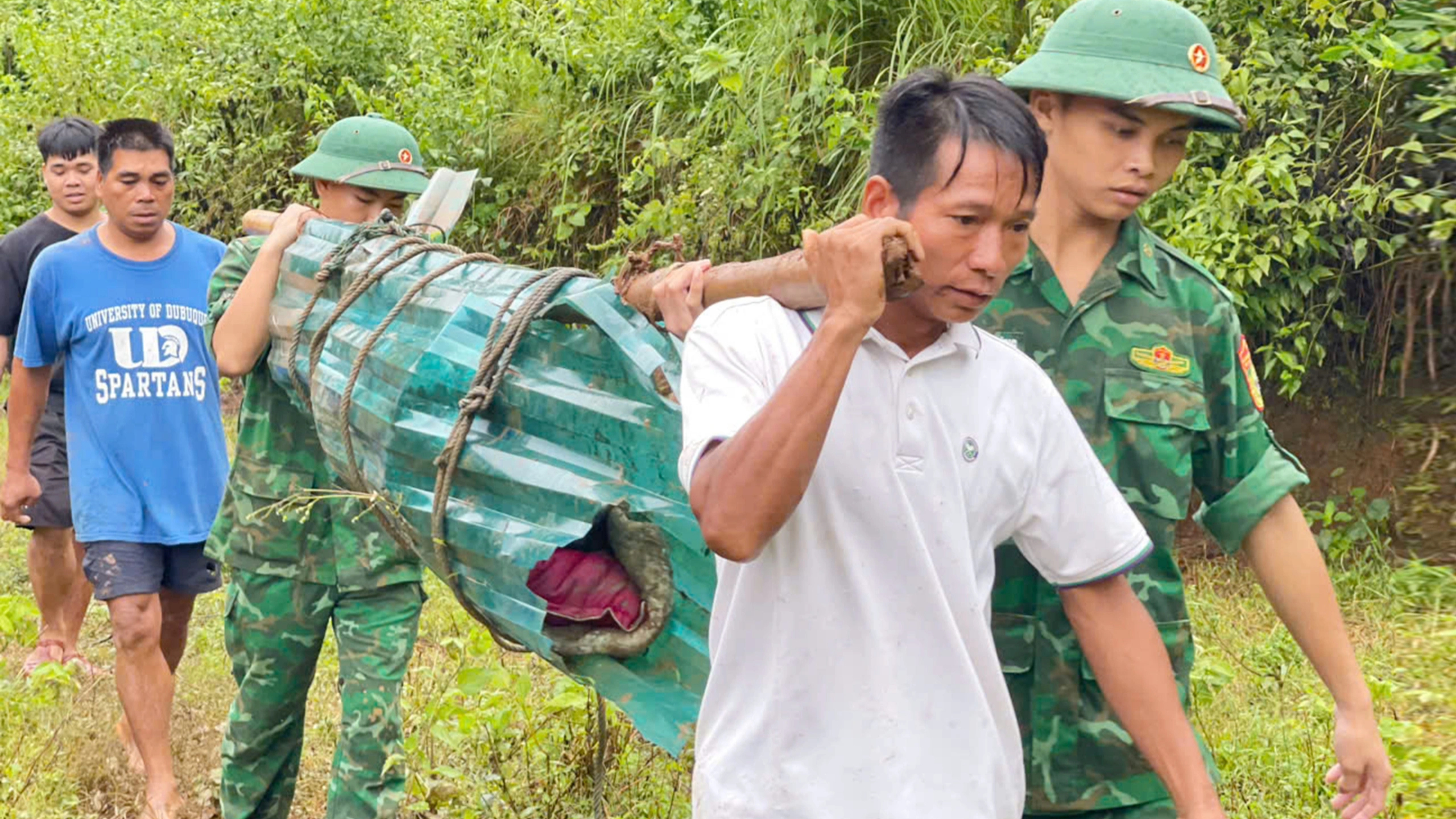 Hai vợ chồng tử vong trong vụ sạt lở núi ở Thanh Hóa - Ảnh 1.