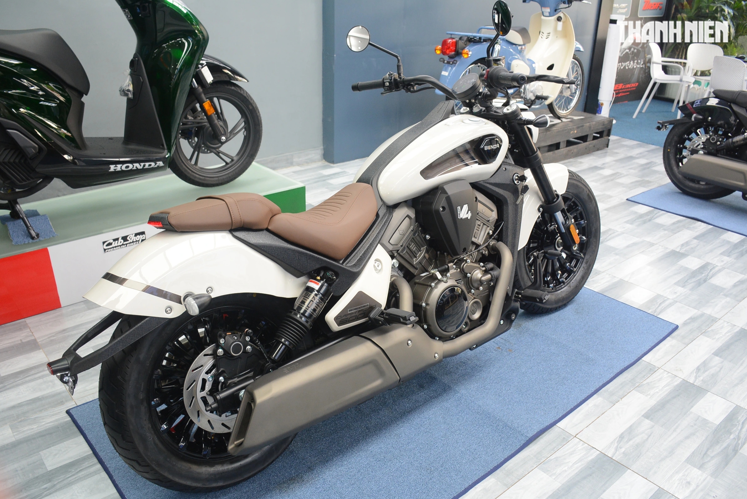 M&ocirc; t&ocirc; đậm chất chơi Benda Dark Flag 500 Commander về Việt Nam, trang bị phuộc hơi - Ảnh 10.