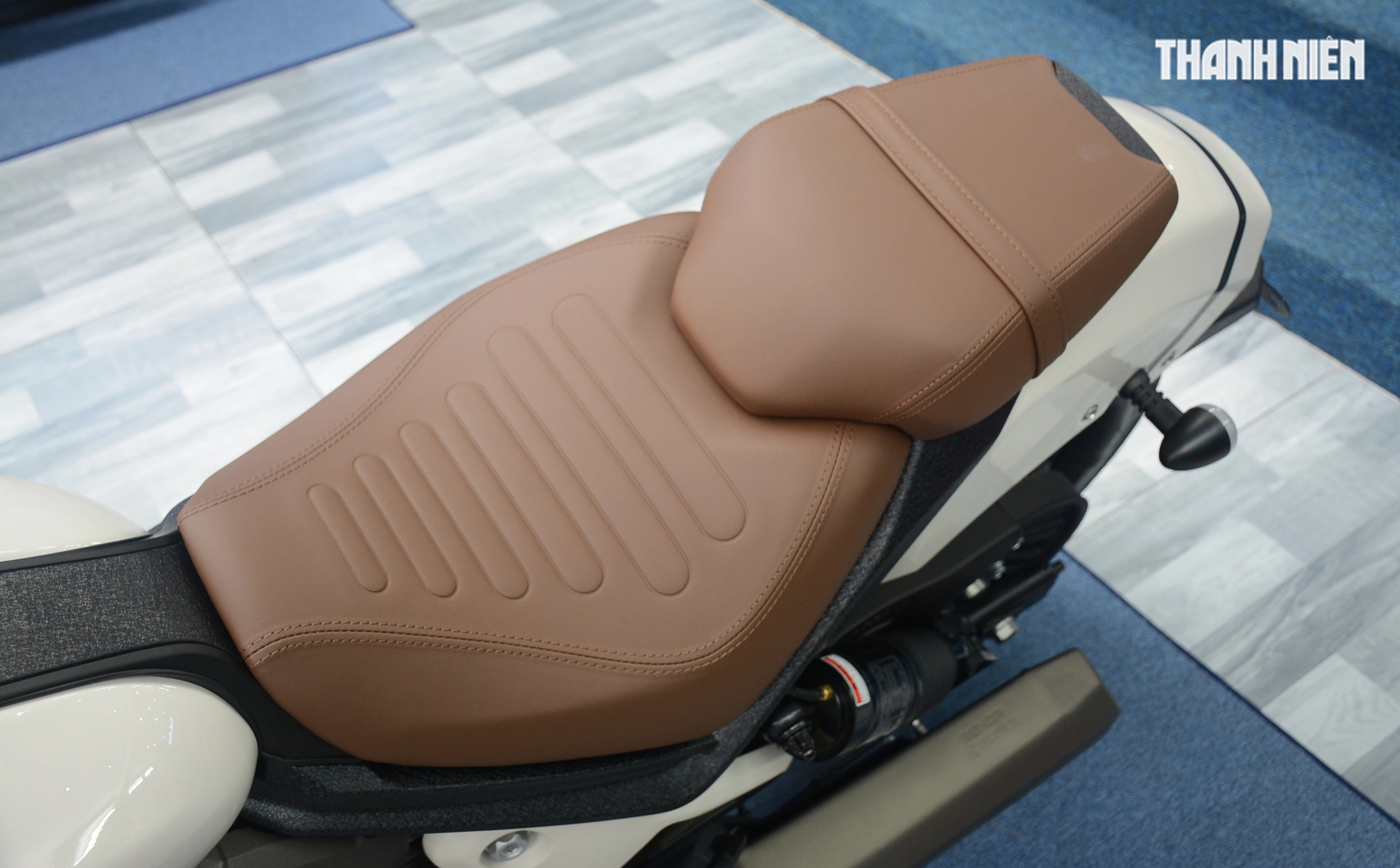 M&ocirc; t&ocirc; đậm chất chơi Benda Dark Flag 500 Commander về Việt Nam, trang bị phuộc hơi - Ảnh 7.