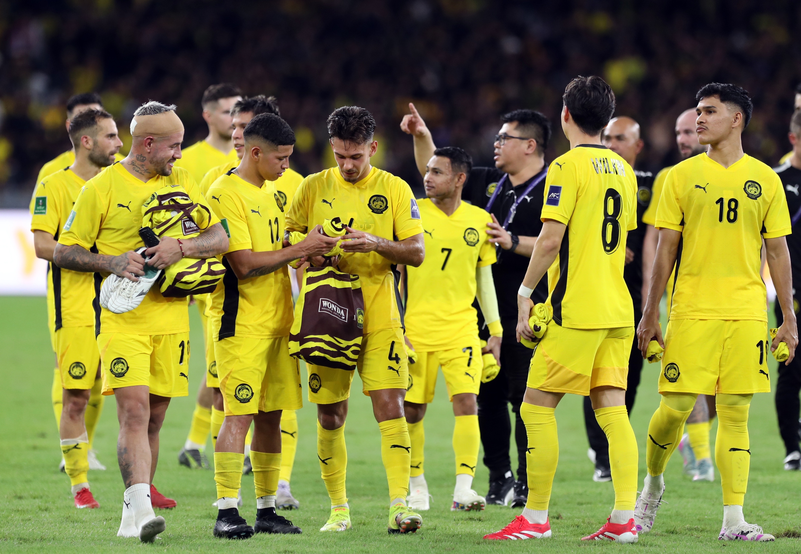 The Guardian: Bóng đá Malaysia bị Nepal chính thức kiện lên FIFA, hết đường đổ cho thuyết âm mưu- Ảnh 2. The Guardian: Bóng đá Malaysia bị Nepal chính thức kiện lên FIFA, hết đường đổ cho thuyết âm mưu- Ảnh 2.