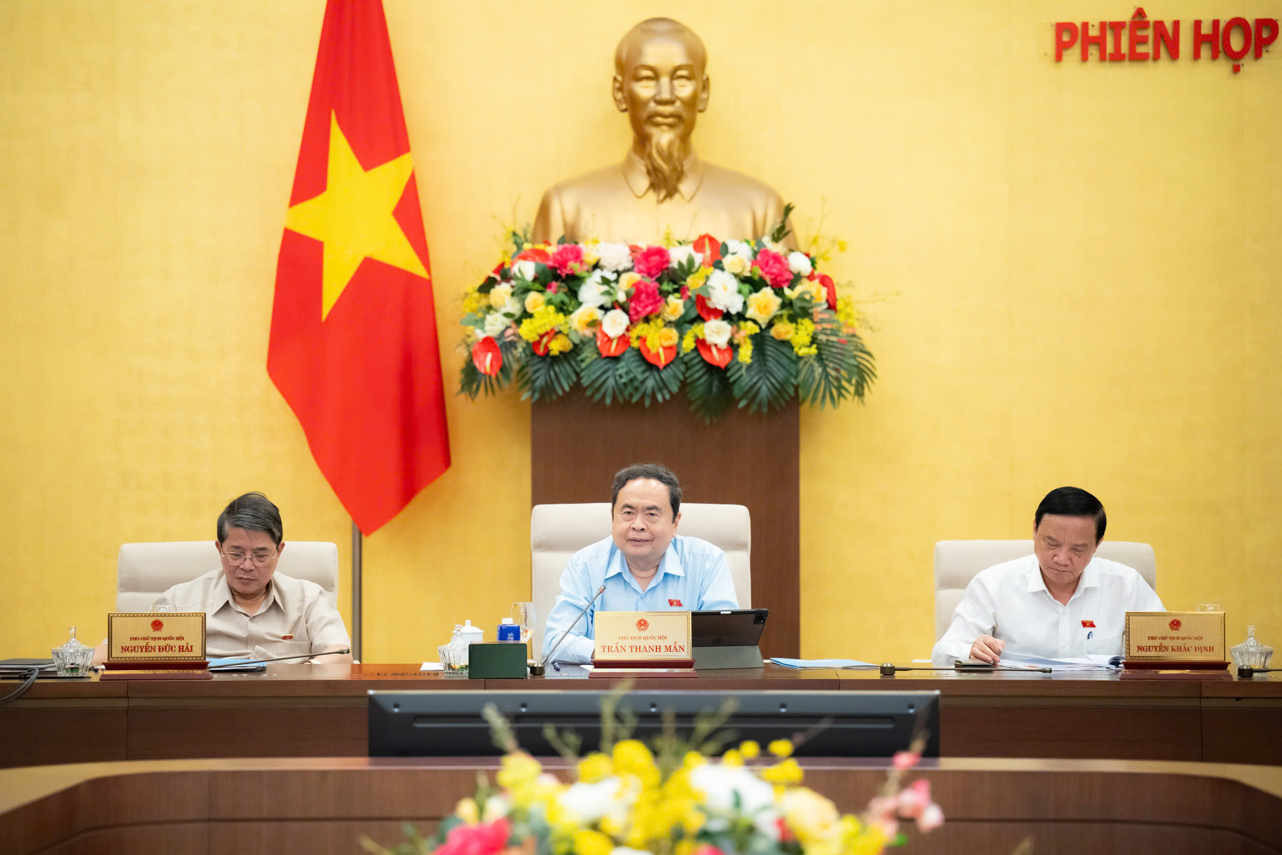 Sinh con thứ 2 được hỗ trợ tài chính, ưu tiên mua nhà ở xã hội - Ảnh 2.