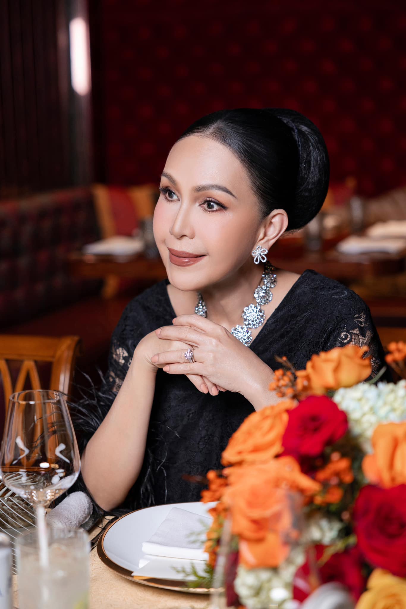 'Nữ hoàng ảnh lịch' Diễm My: Tôi không biết nấu ăn nhưng vẫn giữ được chồng - Ảnh 2.