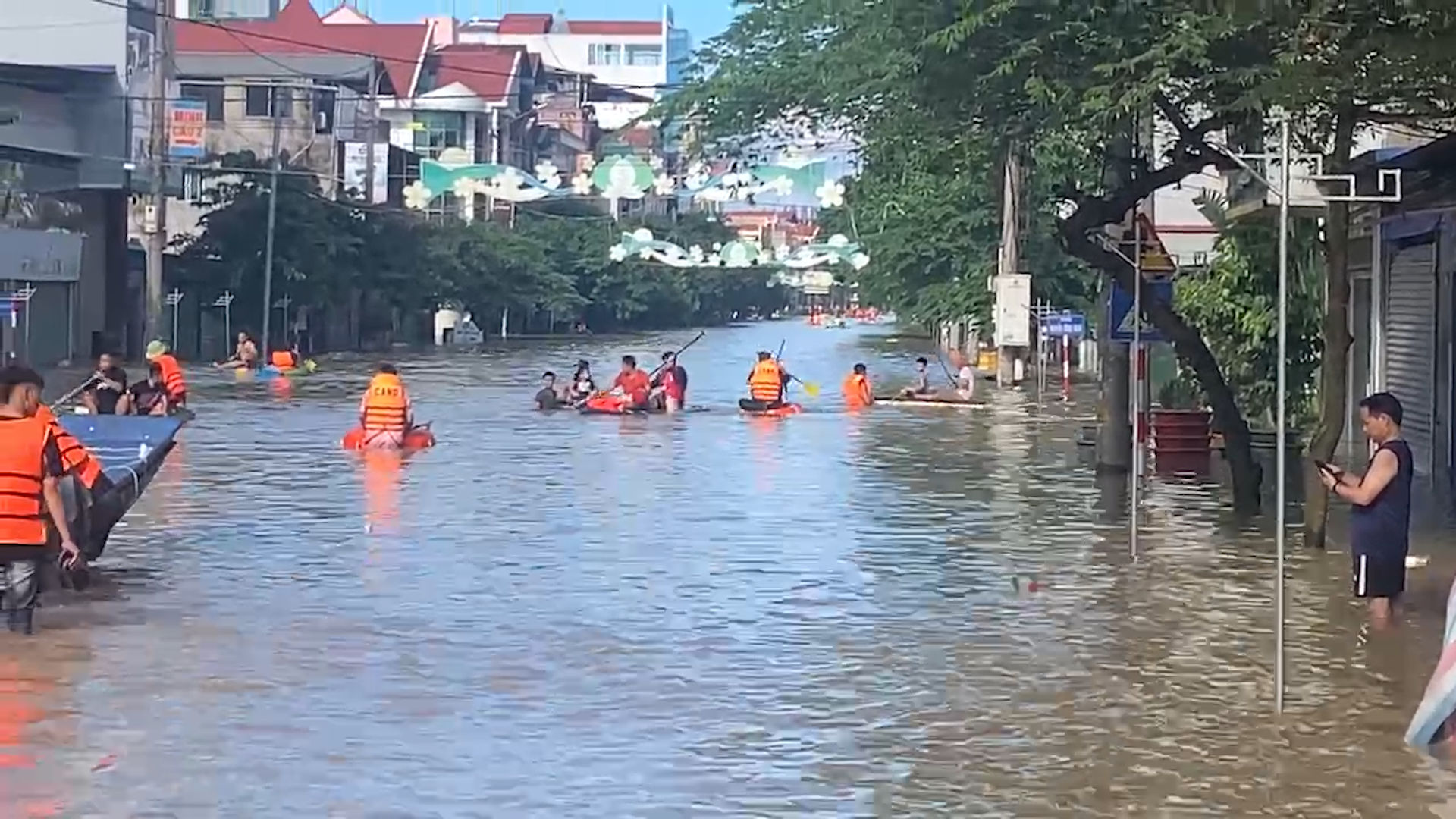 Lũ lịch sử ở Thái N…