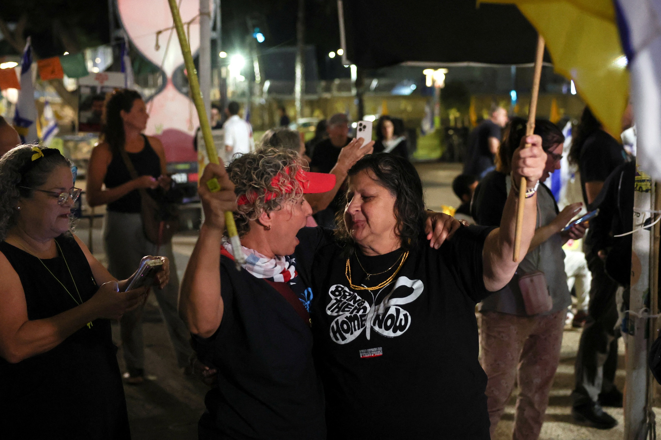 Tổng thống Trump c&ocirc;ng bố đạt thỏa thuận h&ograve;a b&igrave;nh tại Dải Gaza - Ảnh 1.