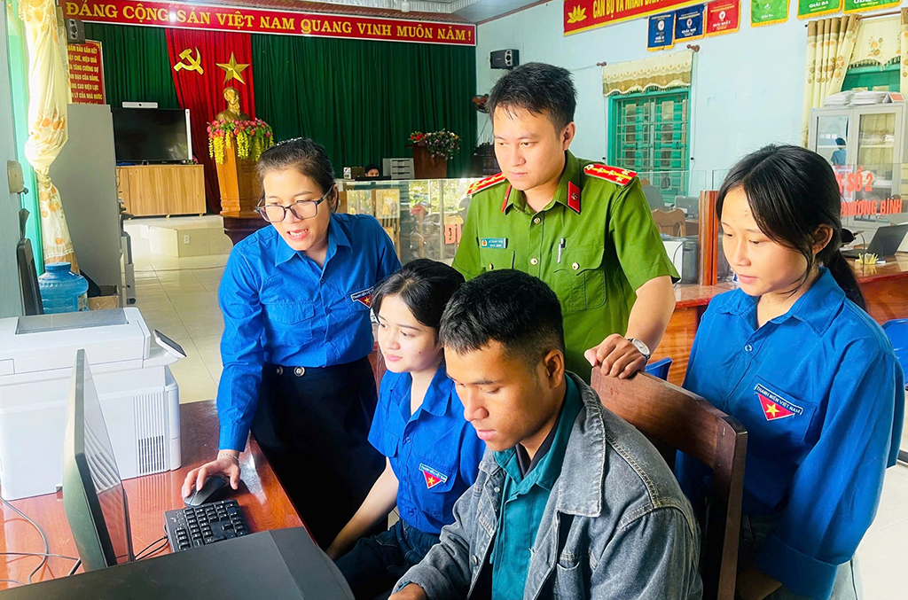 Giới trẻ đ&oacute;ng g&oacute;p quan trọng trong chuyển đổi số v&agrave; x&acirc;y dựng ch&iacute;nh quyền hiện đại - Ảnh 8.