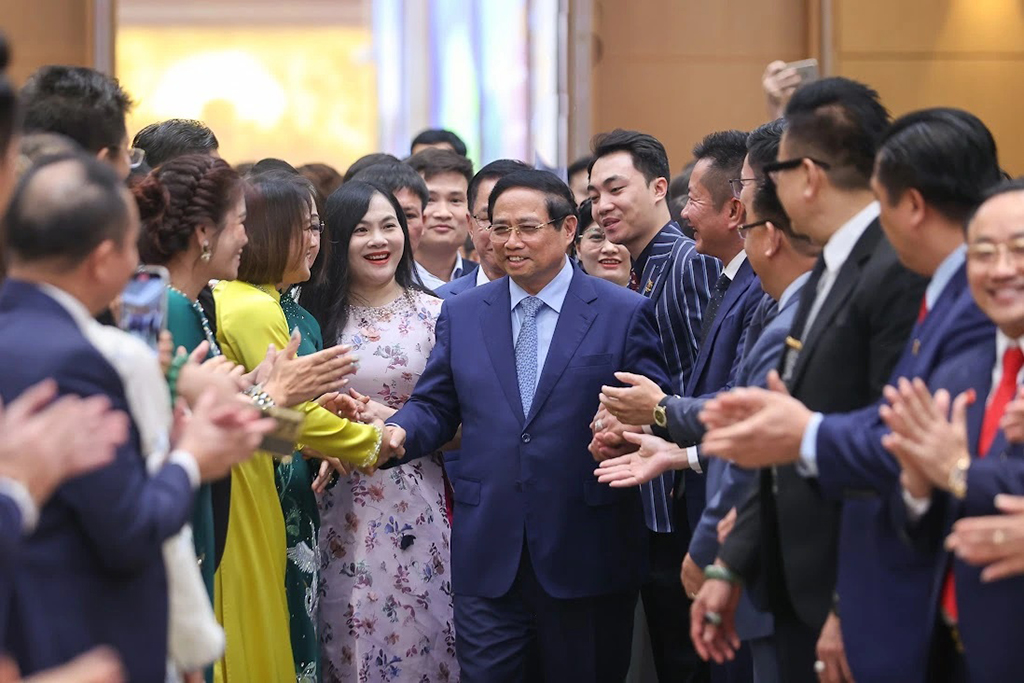 Doanh nhân việt nam cần phát triển mạnh mẽ để vươn xa hơn trong kỷ nguyên mới - Ảnh 1. Doanh nhân việt nam cần phát triển mạnh mẽ để vươn xa hơn trong kỷ nguyên mới - Ảnh 1.