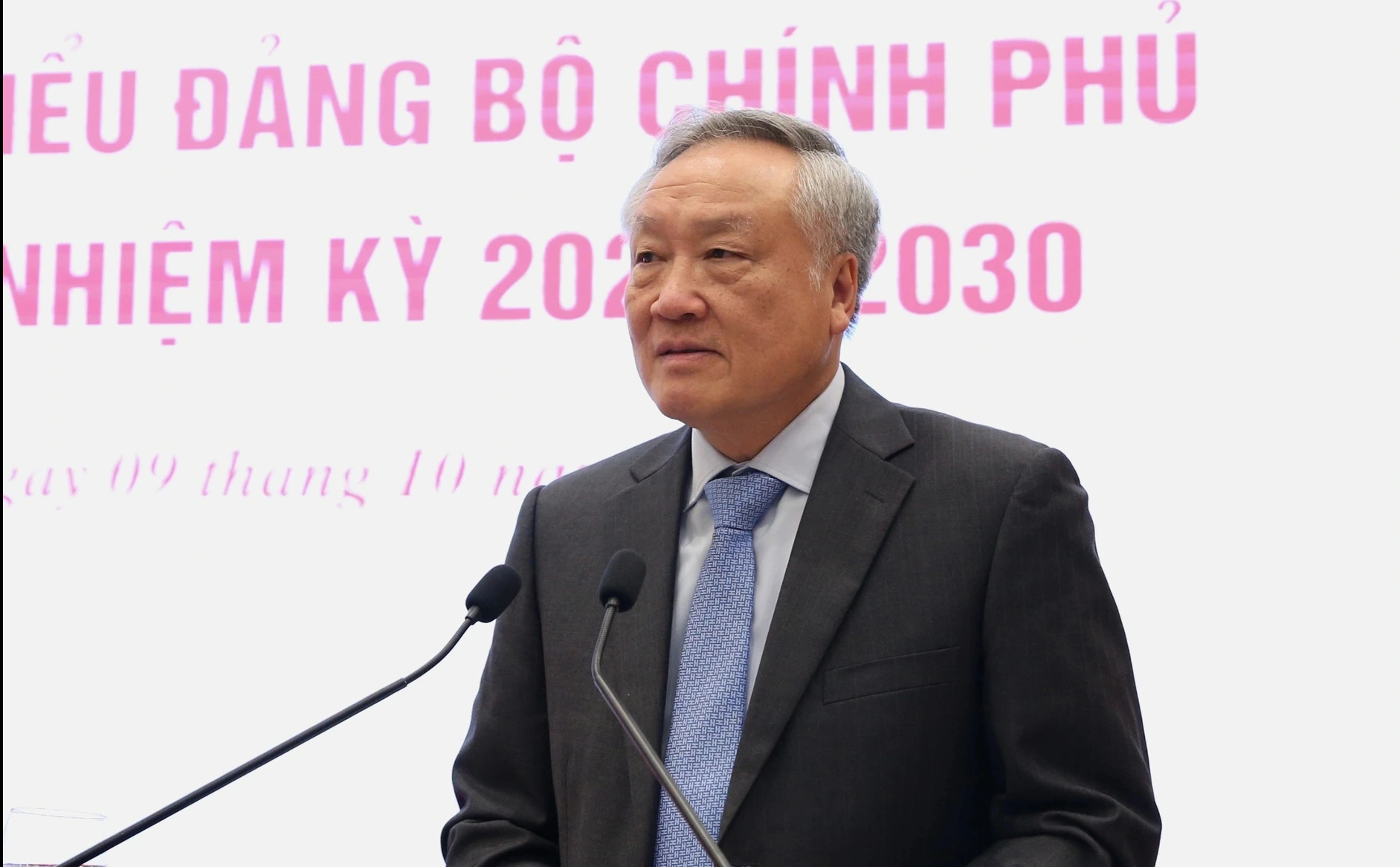 'Chính phủ sẽ giao kinh tế tư nhân đảm nhiệm những nhiệm vụ quan trọng quốc gia' - Ảnh 1.