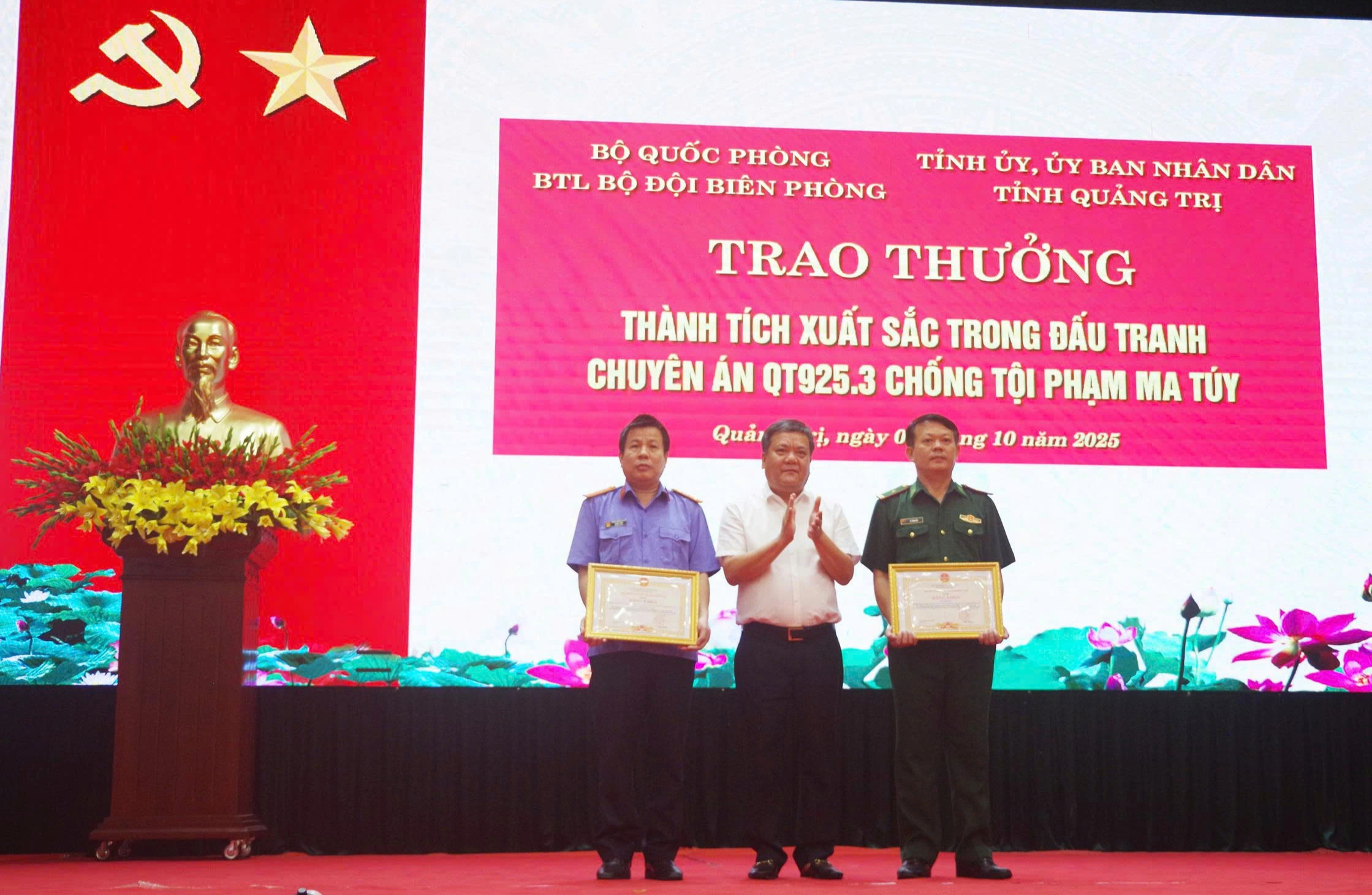 Thưởng nóng ban chuyên án QT925.3 sau chiến công thu giữ 500 kg ma túy - Ảnh 2.