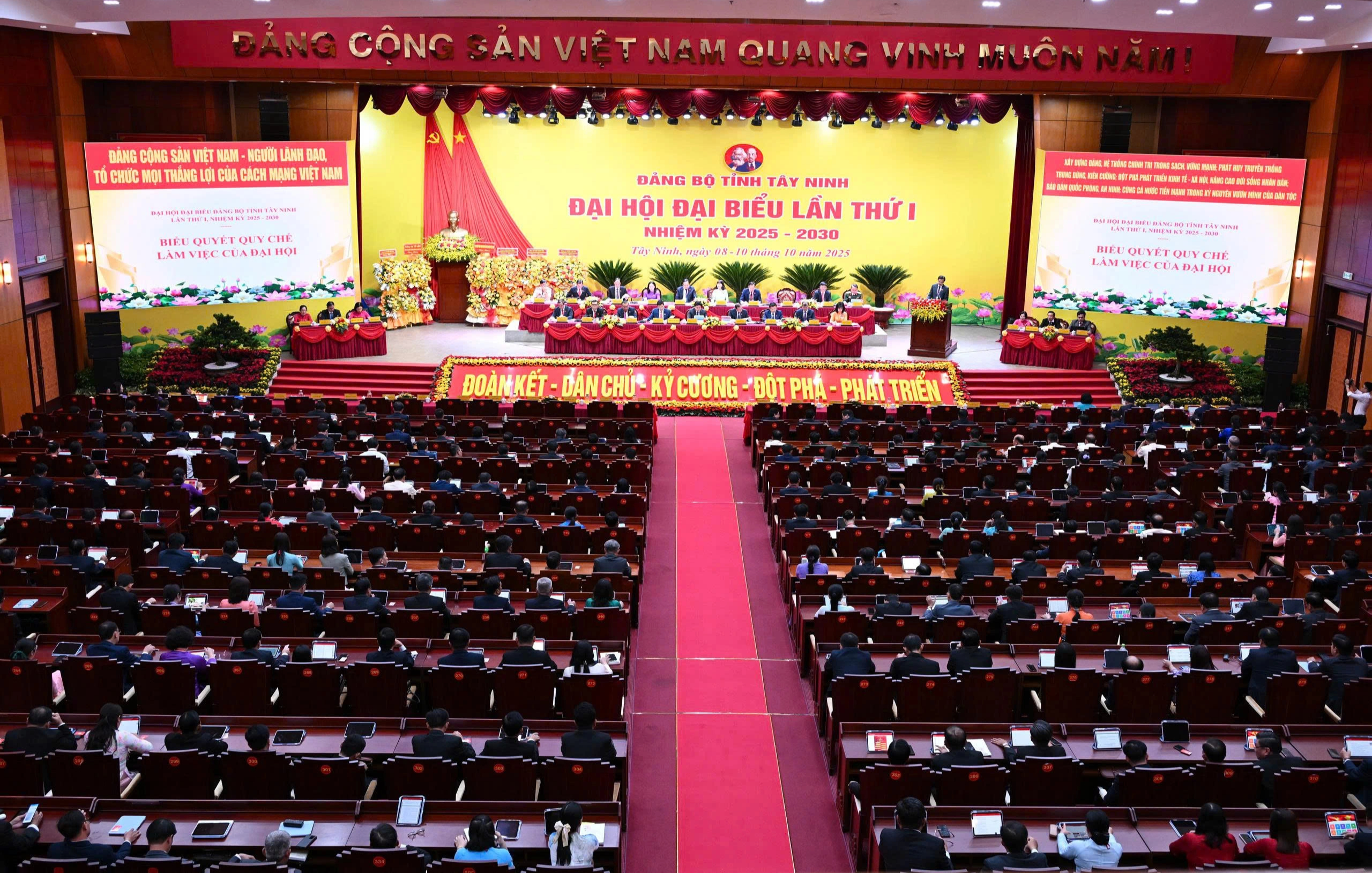 Kinh tế tư nhân Tây Ninh: Lộ trình của một khát vọng bứt phá- Ảnh 2. Kinh tế tư nhân Tây Ninh: Lộ trình của một khát vọng bứt phá- Ảnh 2.