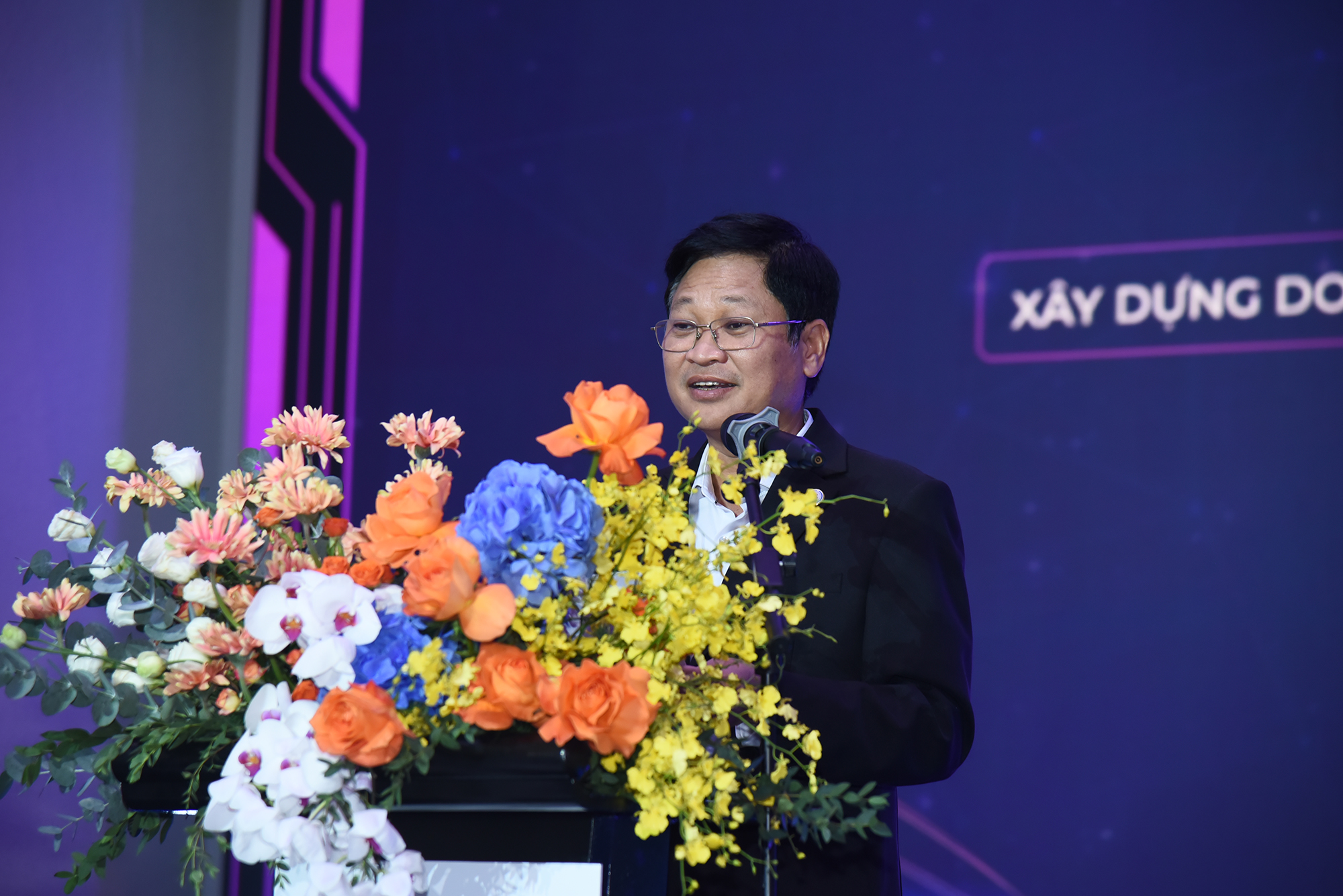 Bàn cách tháo gỡ 'điểm nghẽn' về nhân lực AI và dữ liệu - Ảnh 1. Bàn cách tháo gỡ 'điểm nghẽn' về nhân lực AI và dữ liệu - Ảnh 1.