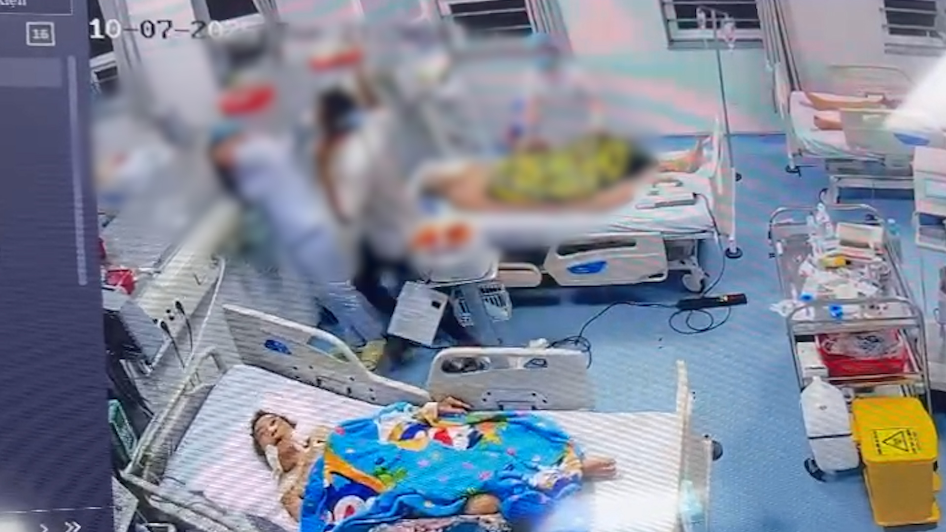 Người đàn ông đánh điều dưỡng, đòi đốt bệnh viện - Ảnh 1.