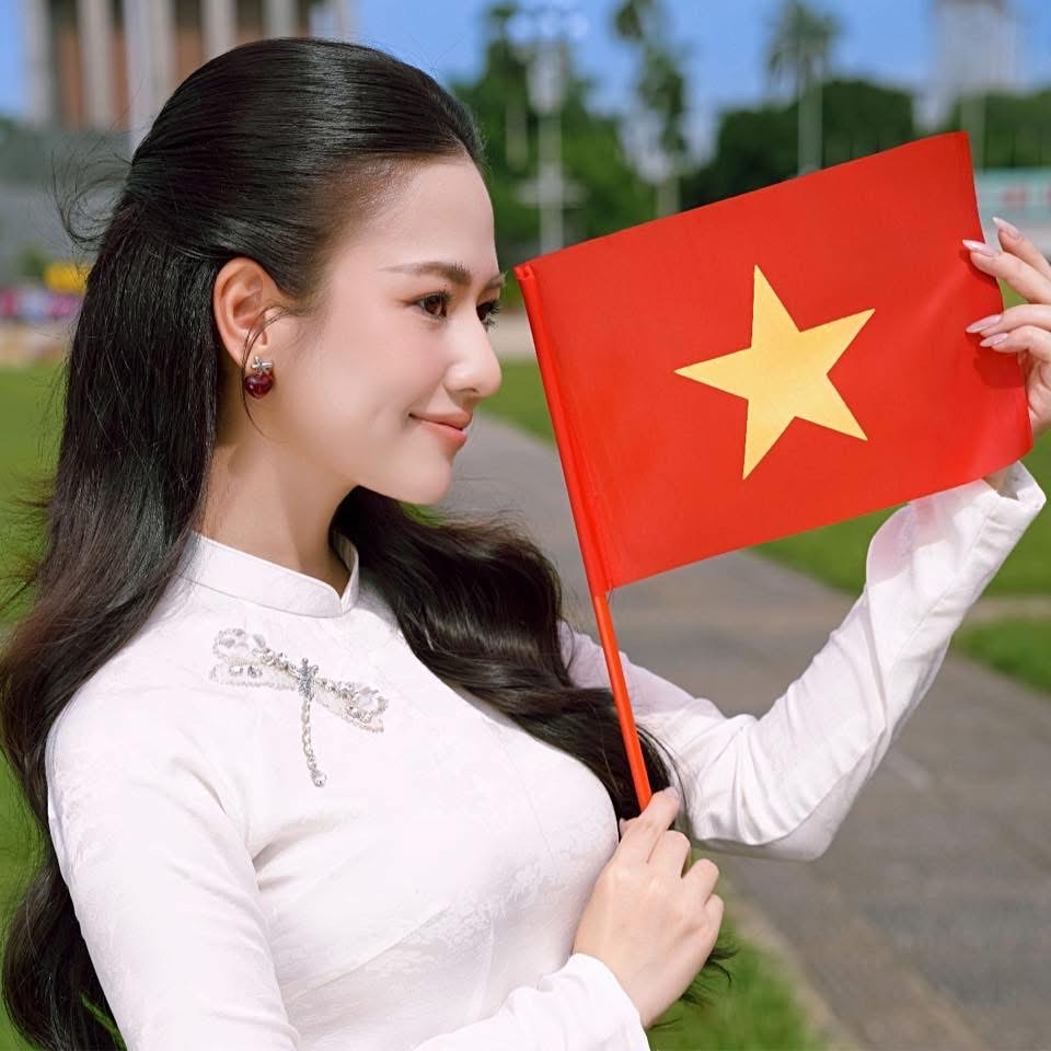 Cuộc sống kín tiếng của diễn viên Việt Hoa ở tuổi 30 - Ảnh 1.