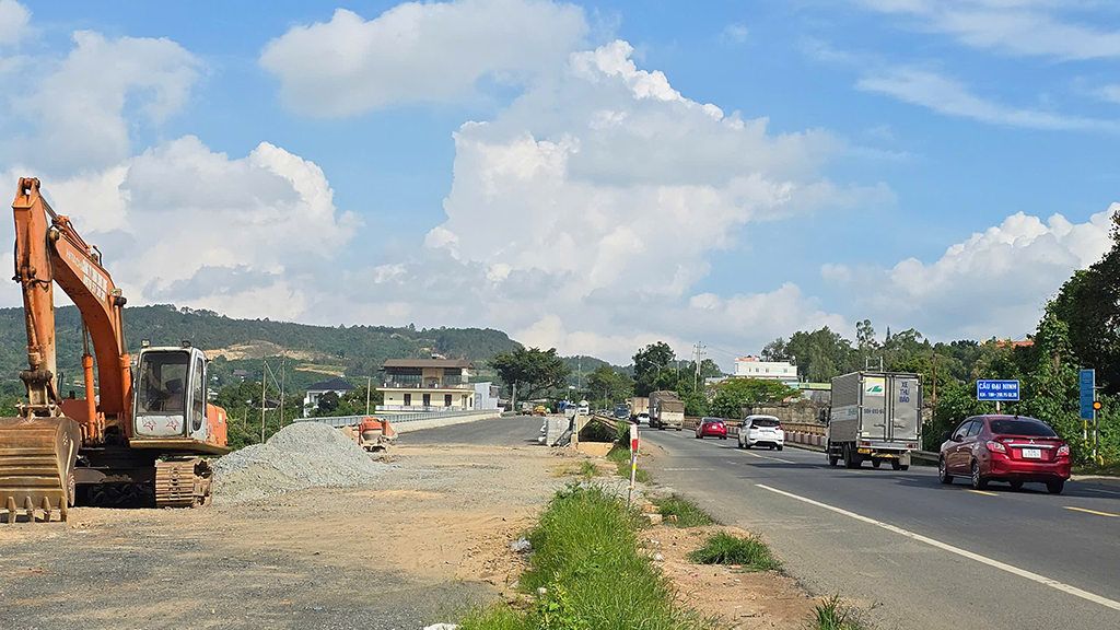 Cầu Đại Ninh v&agrave; Đại Nga đ&atilde; xong nhưng chưa c&oacute; đường dẫn sử dụng - Ảnh 1.