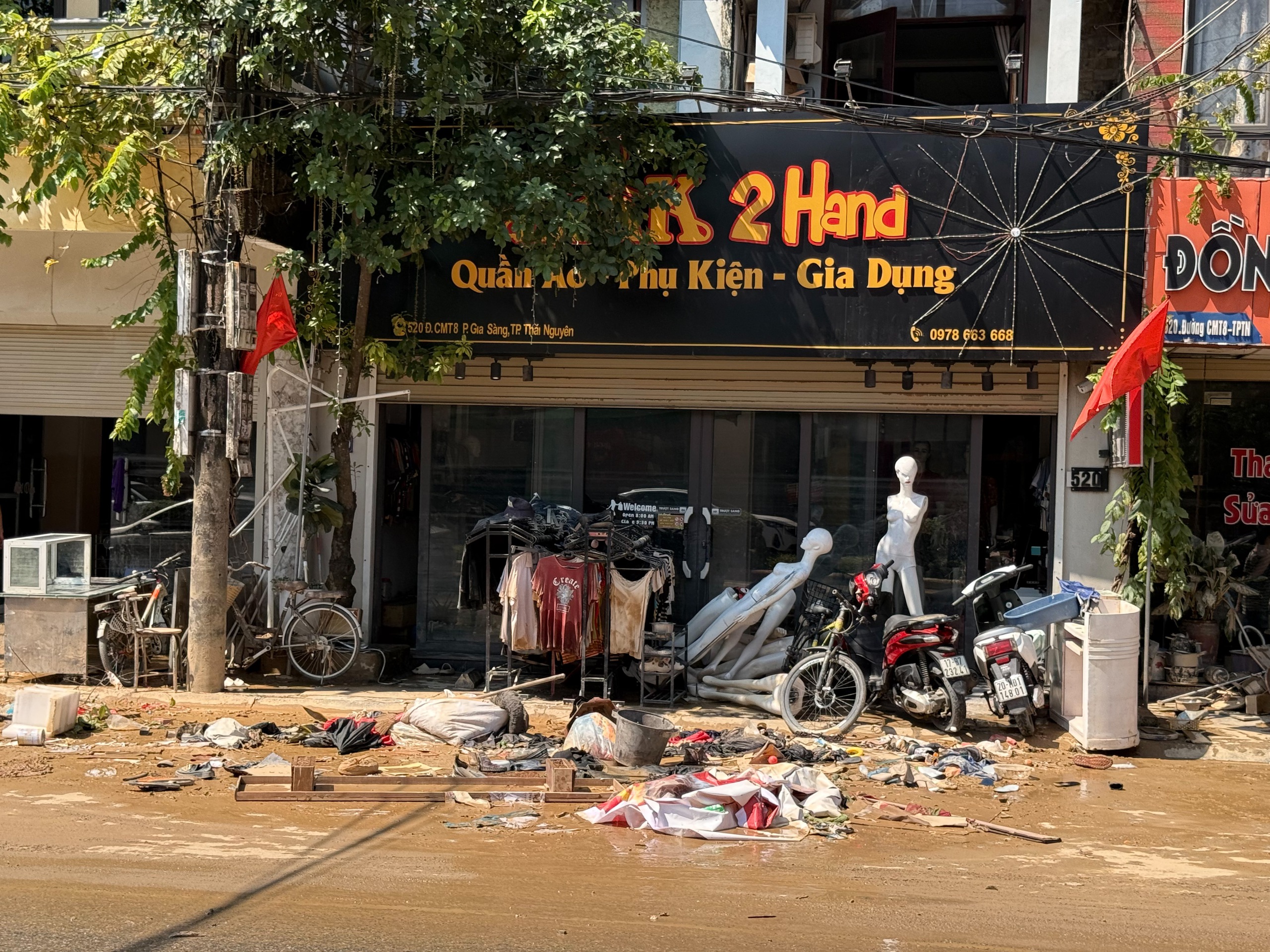 Cận cảnh Th&aacute;i Nguy&ecirc;n ngổn ngang sau nước lũ r&uacute;t v&agrave; nỗi lo của người d&acirc;n - Ảnh 13.