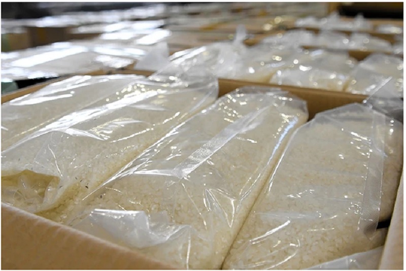 Cặp đôi bị bắt sau khi hải quan Nhật phát hiện 45 tấn gạo  từ Việt Nam - Ảnh 1.