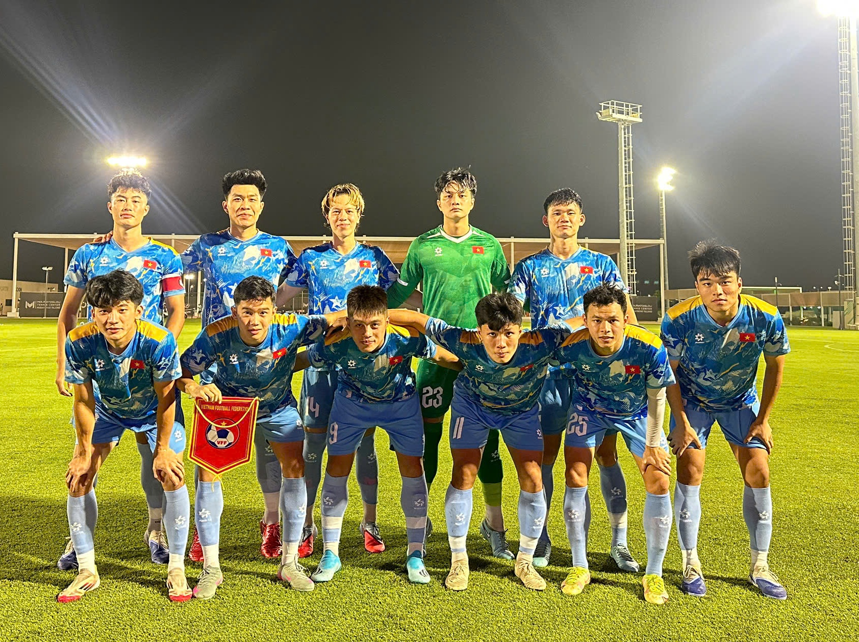 آخرین برنامه مسابقات زیر ۲۳ سال ویتنام: آقای کیم در خانه است و مشتاقانه منتظر خبر پیروزی مقابل قطر - عکس ۲. Lịch thi đấu U23 Việt Nam mới nhất: Ông Kim ở nhà, nóng ruột chờ tin thắng Qatar- Ảnh 2.