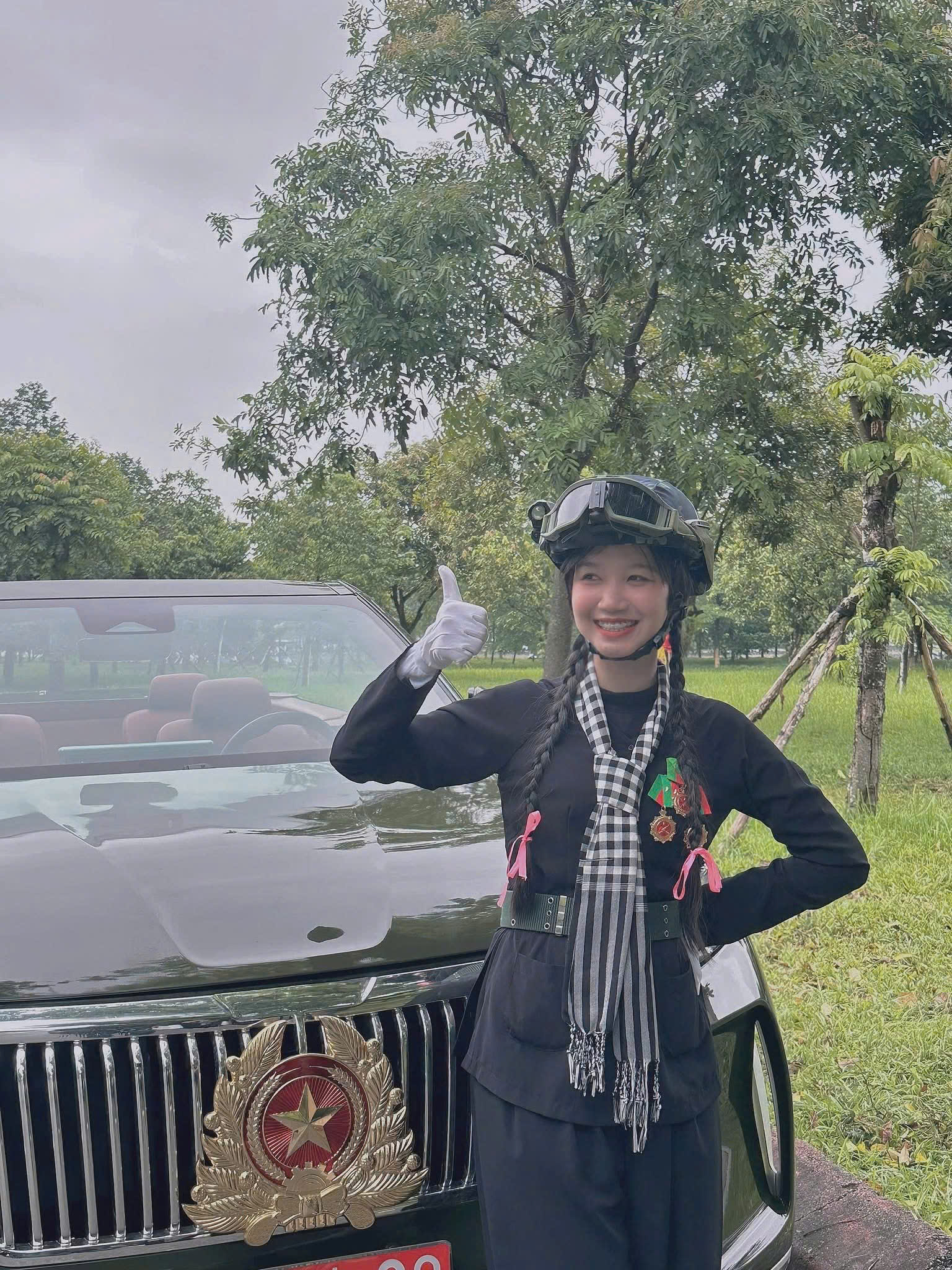Nữ sinh Trường đại học Luật TP.HCM 3 lần diễu binh tình nguyện nhập ngũ- Ảnh 2. Nữ sinh Trường đại học Luật TP.HCM 3 lần diễu binh tình nguyện nhập ngũ- Ảnh 2.