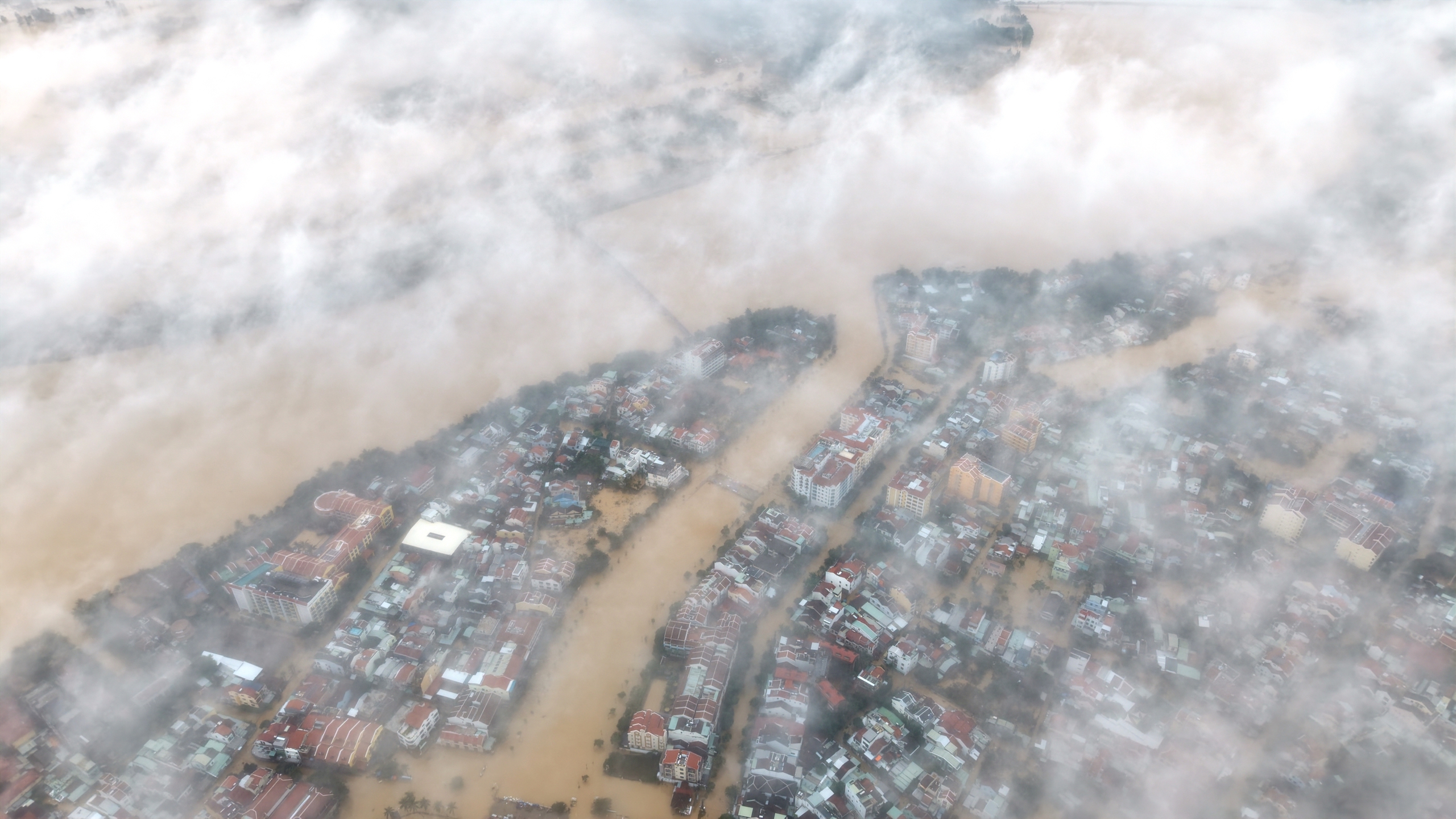 Đà Nẵng sẽ chi 200 tỉ đồng hỗ trợ người dân bị thiệt hại do mưa lũ- Ảnh 4.