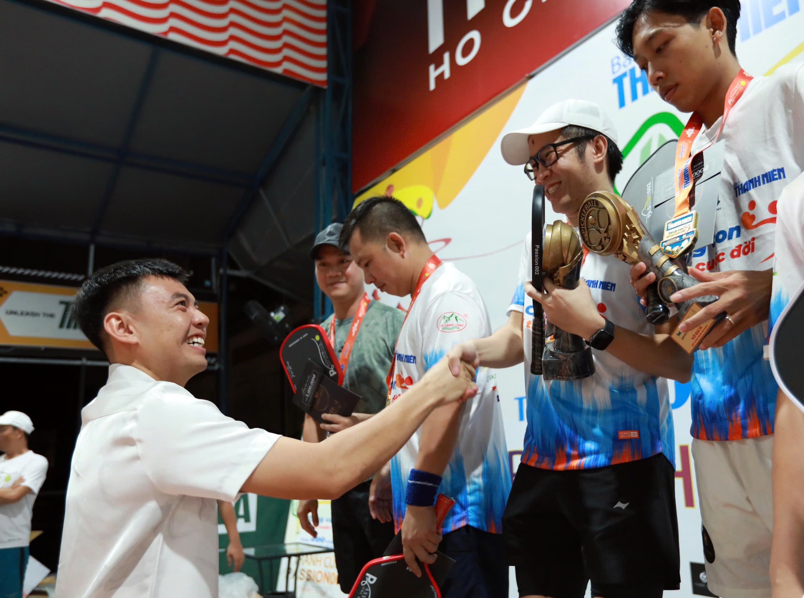 Lý Hoàng Nam bất ngờ xuất hiện tại giải pickleball 'Cùng con đi tiếp cuộc đời' - Ảnh 1.