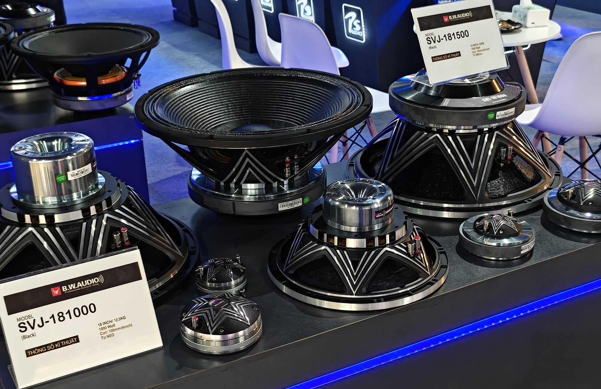 Hệ sinh thái thiết bị biểu diễn 4.0 hội tụ tại Hà Nội - Ảnh 2.