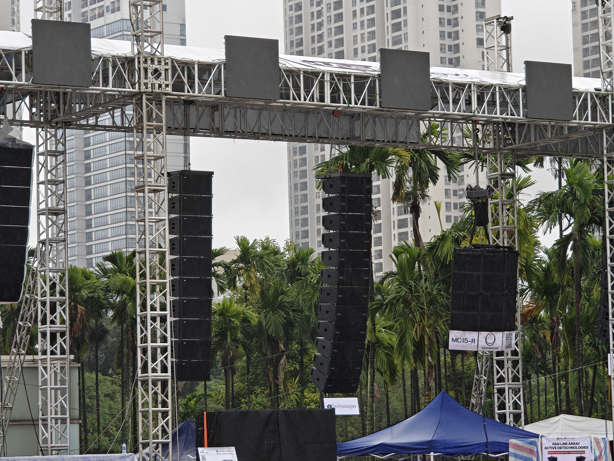 Hệ sinh thái thiết bị biểu diễn 4.0 hội tụ tại Hà Nội - Ảnh 1.