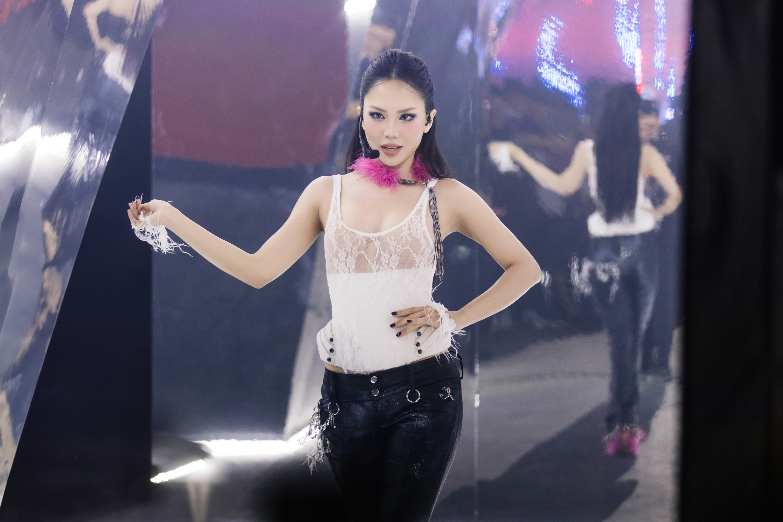 Mỹ nhân 9X cao 1,7m từng thi Hoa hậu Thế giới giờ ra sao? - Ảnh 1.