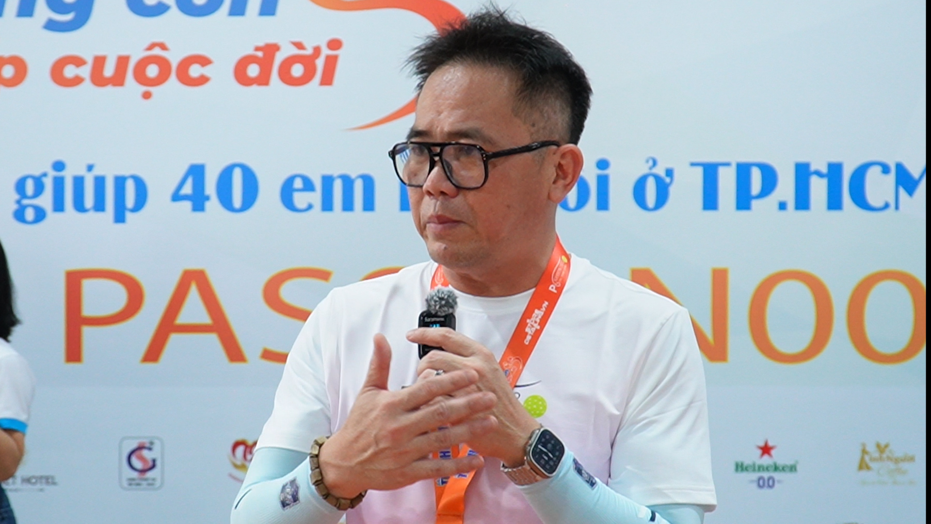 400 triệu đồng lan tỏa yêu thương từ giải pickleball 'Cùng con đi tiếp cuộc đời' tranh cúp Passion002 - Ảnh 2. 400 triệu đồng lan tỏa yêu thương từ giải pickleball 'Cùng con đi tiếp cuộc đời' tranh cúp Passion002 - Ảnh 2.