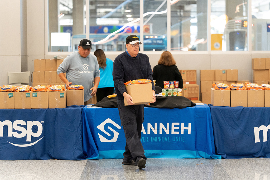 Mỹ đối mặt khủng hoảng do chính phủ đóng cửa kéo dài một tháng - Ảnh 3. Mỹ đối mặt khủng hoảng do chính phủ đóng cửa kéo dài một tháng - Ảnh 3.