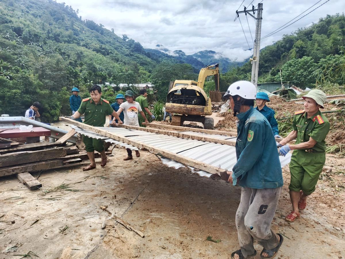Đà Nẵng, Quảng Ngãi ứng phó nguy cơ lũ chồng lũ - Ảnh 7. Đà Nẵng, Quảng Ngãi ứng phó nguy cơ lũ chồng lũ - Ảnh 7.