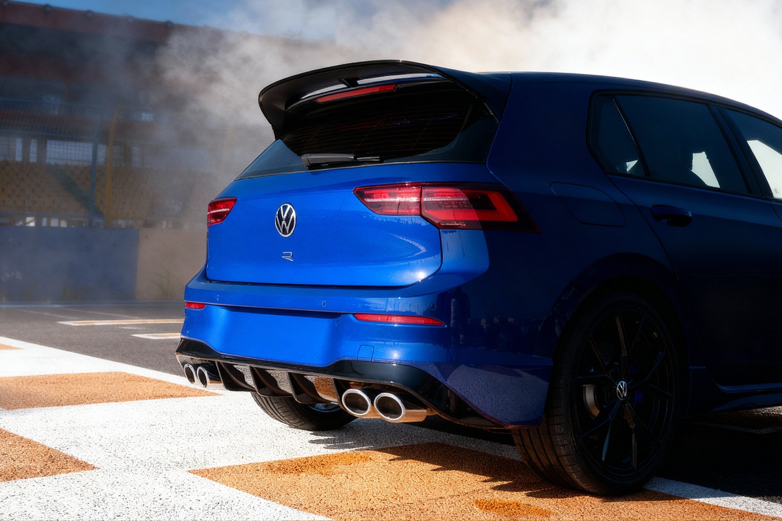 Volkswagen Golf R Performance phiên bản 'vạn người mê', giá gần 1,9 tỉ có gì khác biệt? - Ảnh 7.