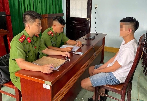 Đăng tin sai sự thật về tiệm vàng, nam thanh niên bị xử phạt 7,5 triệu đồng- Ảnh 1.