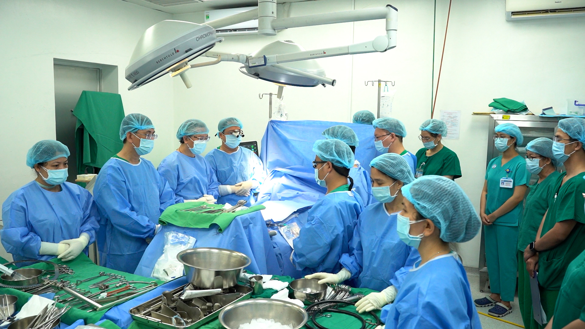 Cô gái trẻ và quyết định cao cả 'hiến tạng của ba mình'   - Ảnh 1.