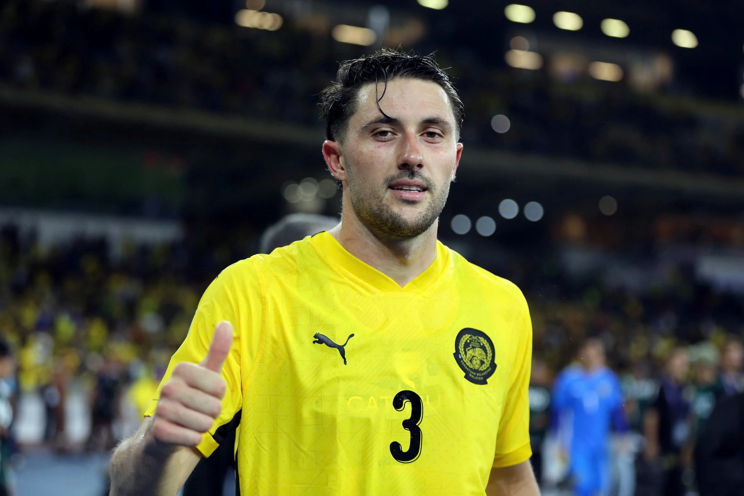 HLV đội tuyển Malaysia lạc quan giữa t&acirc;m b&atilde;o FIFA: Đặt mục ti&ecirc;u bất bại năm 2025 - Ảnh 2.