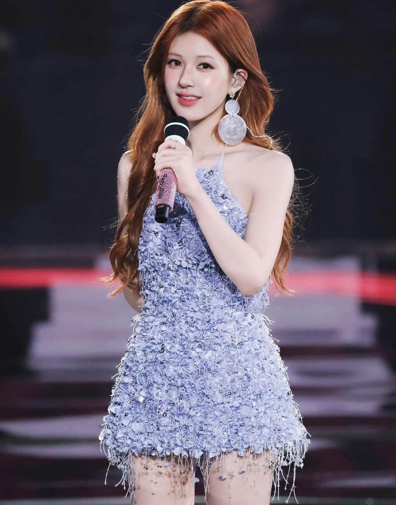 Triệu Lộ Tư phải đánh đổi những gì để thoát khỏi công ty quản lý cũ? - Ảnh 3.