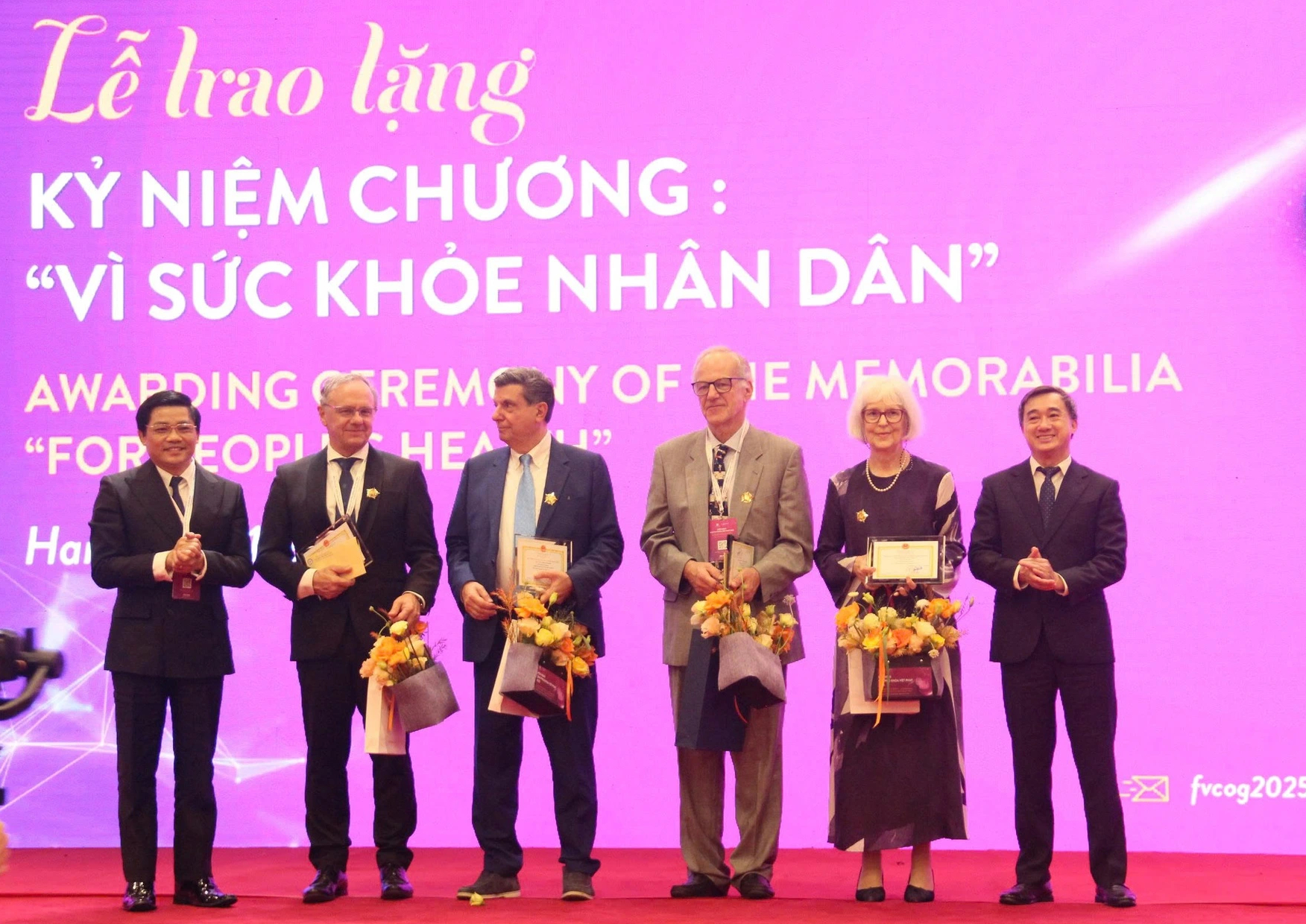 Phụ nữ ung thư vẫn có thể sinh con - Ảnh 1.