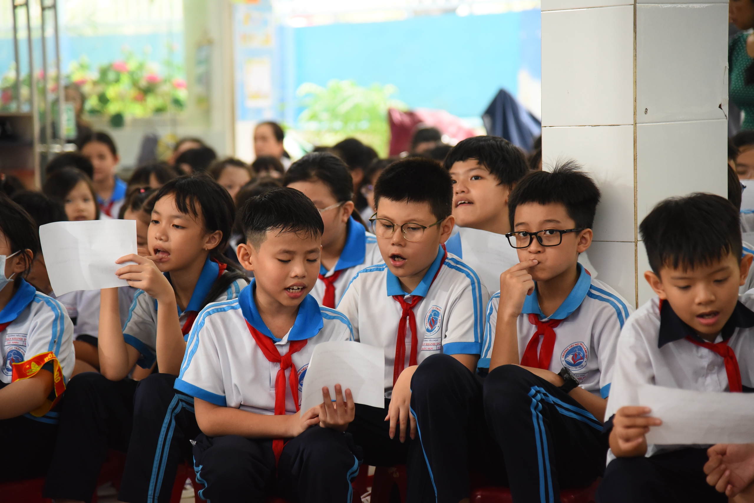 Học sinh TP.HCM học hát cải lương với NSND Tấn Giao và NSƯT Tâm Tâm - Ảnh 5.