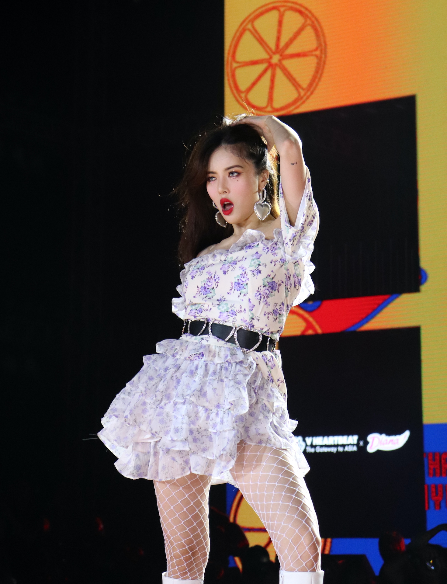 'Nữ hoàng gợi cảm' HyunA xin lỗi sau vụ ngất xỉu trên sân khấu   - Ảnh 4.